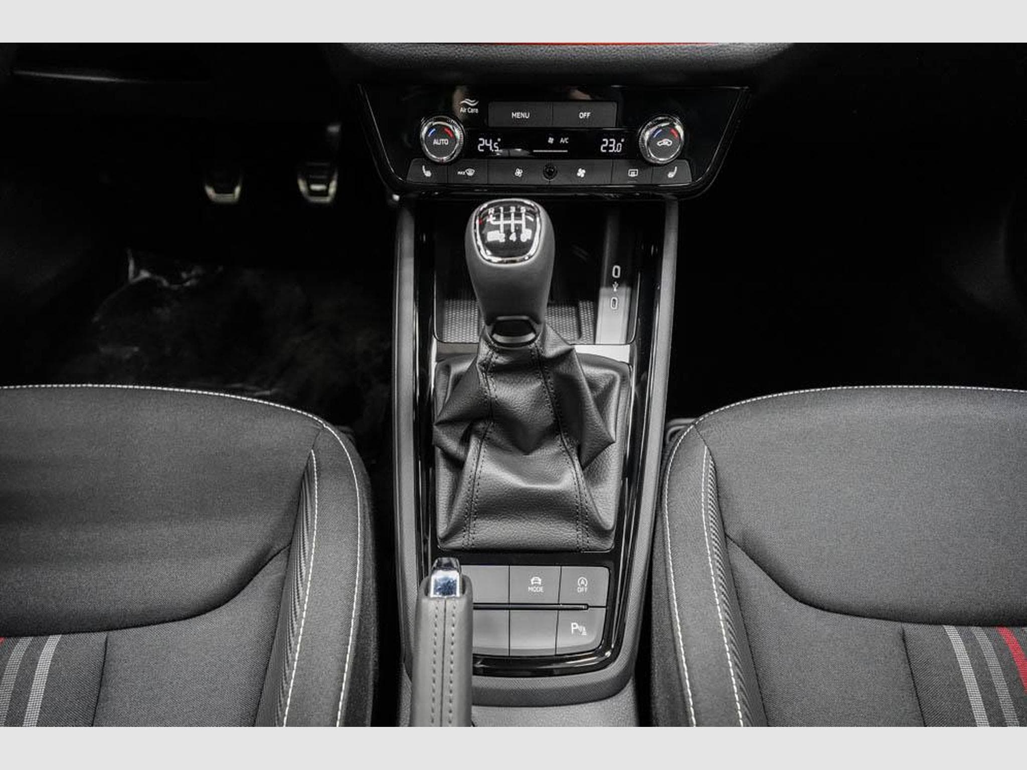 Skoda Kamiq 1,0 TSI Monte (2025) - Photo 11