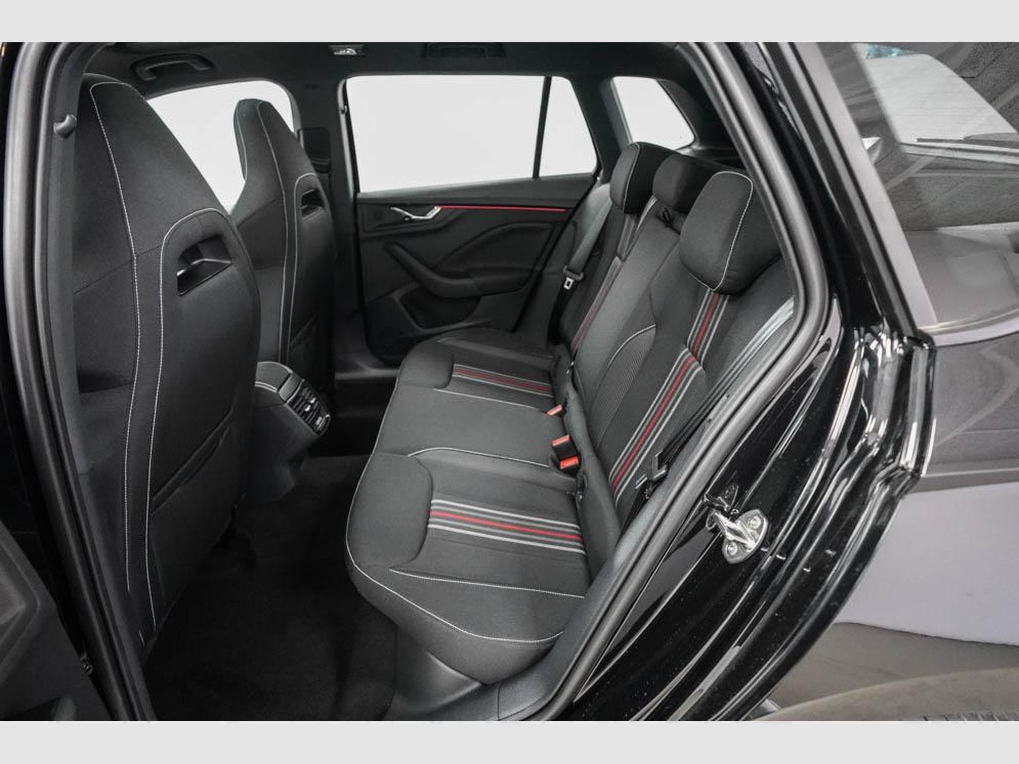 Skoda Kamiq 1,0 TSI Monte (2025) - Photo 15