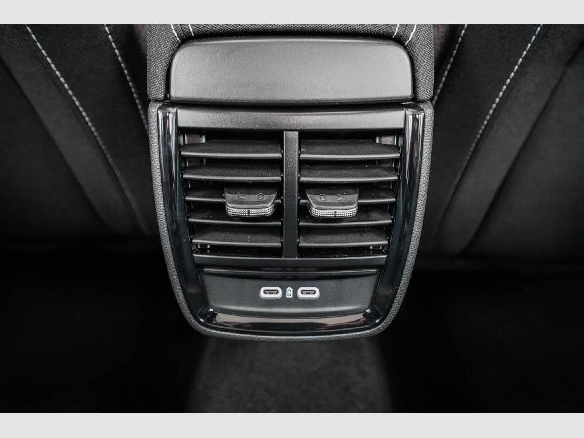 Skoda Kamiq 1,0 TSI Monte (2025) - Photo 16