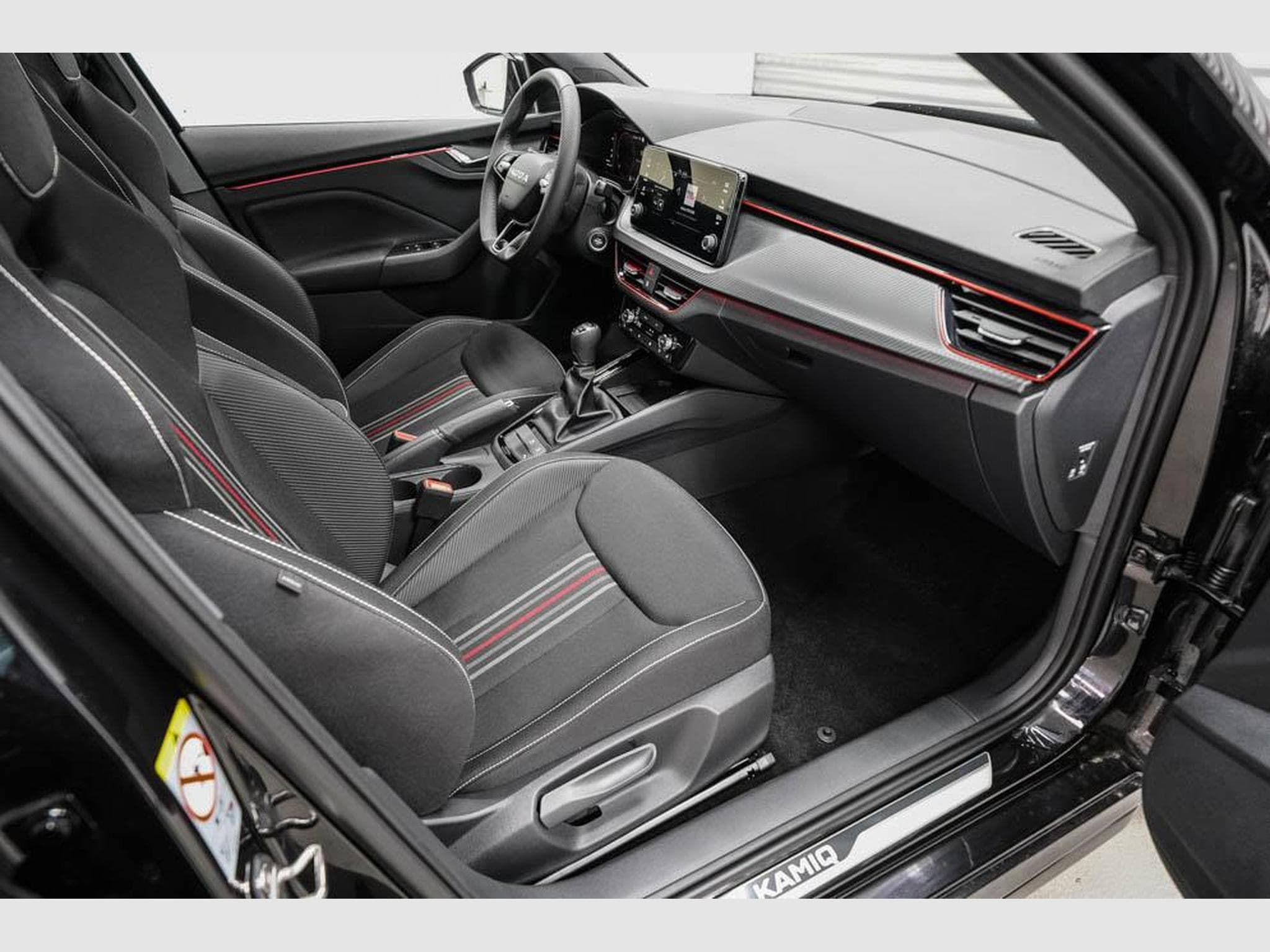 Skoda Kamiq 1,0 TSI Monte (2025) - Photo 18