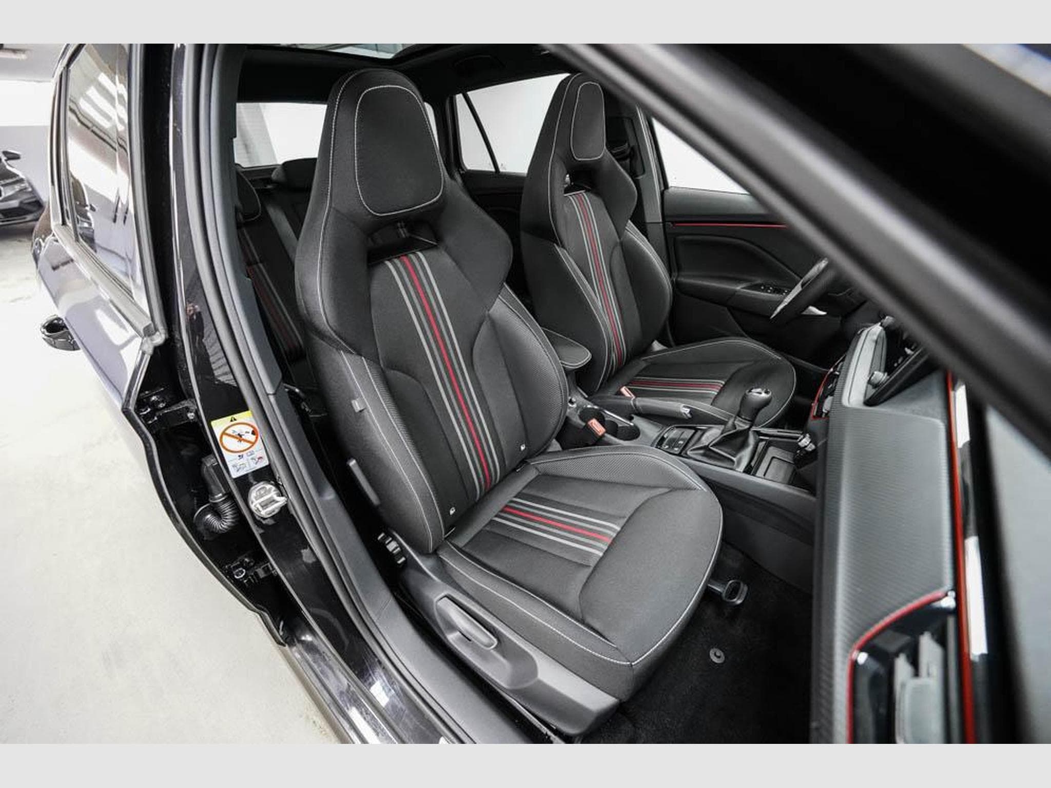 Skoda Kamiq 1,0 TSI Monte (2025) - Photo 19