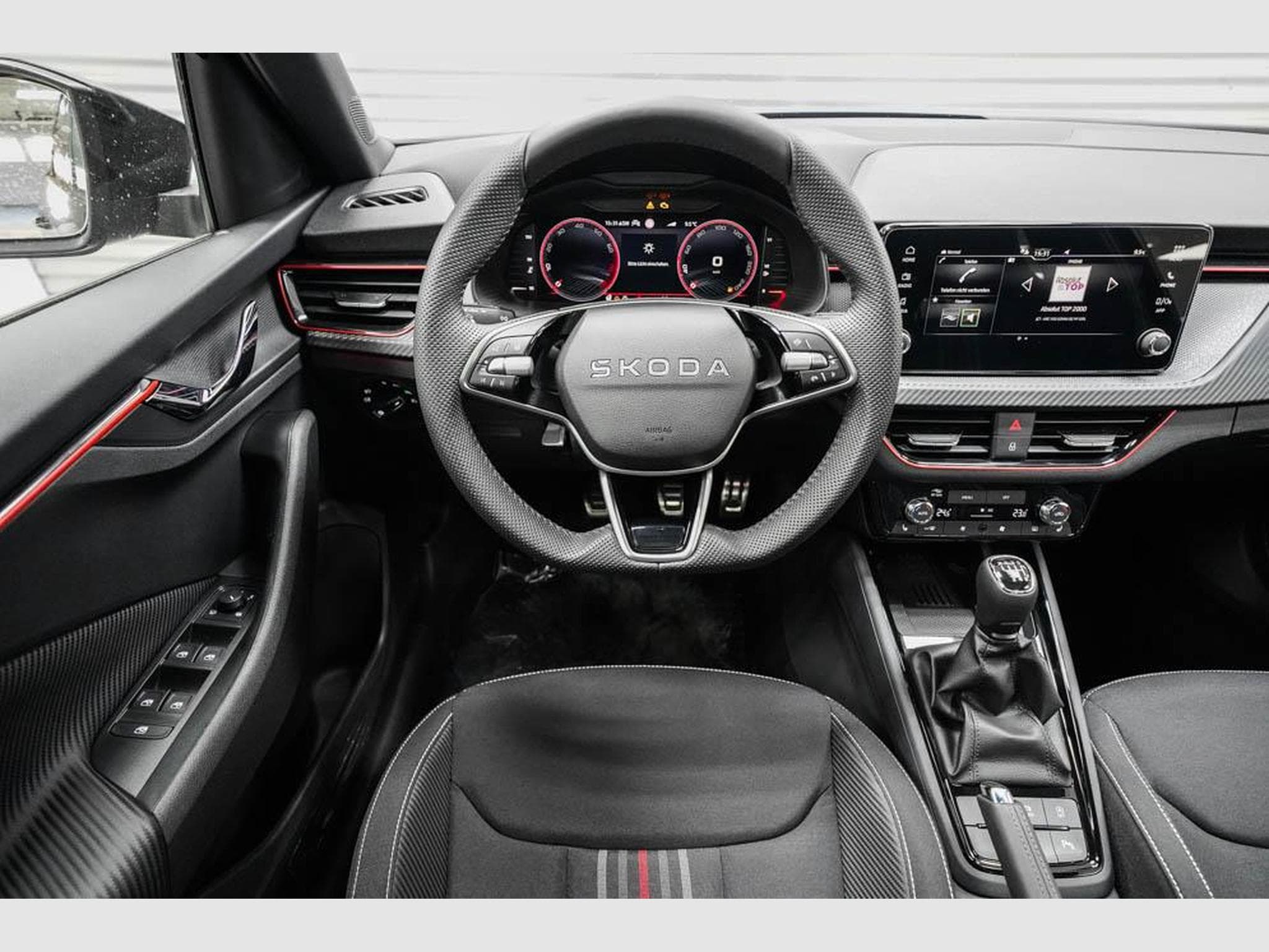 Skoda Kamiq 1,0 TSI Monte (2025) - Photo 8