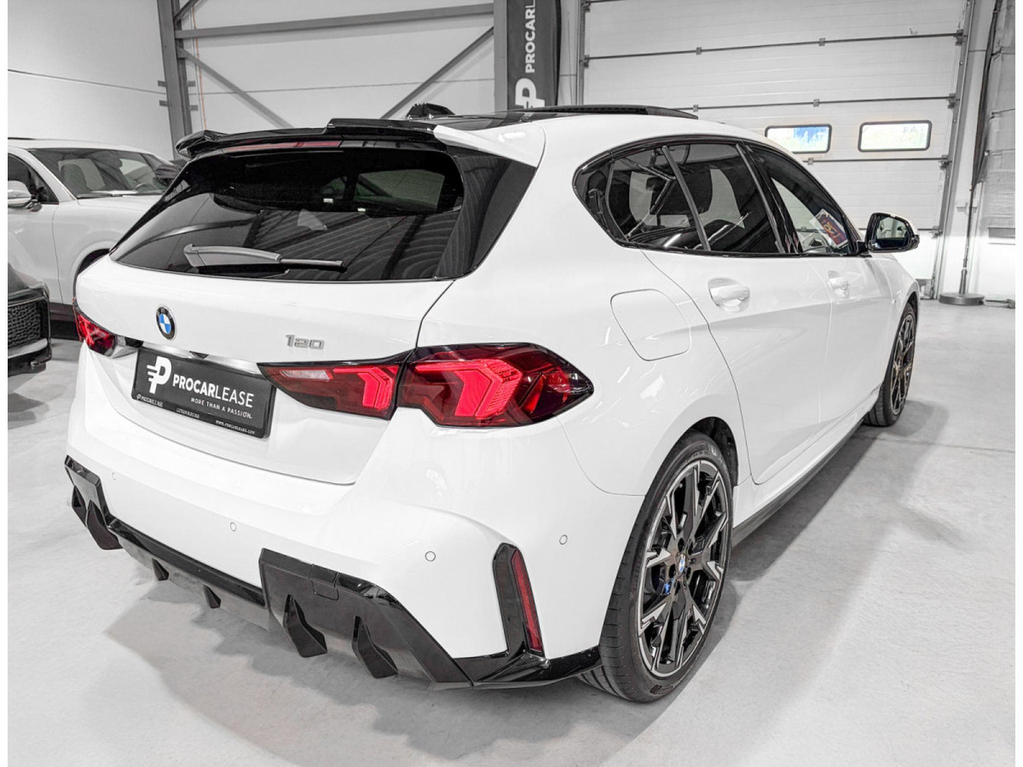 BMW 120 120 i Limousine 120 M Sport/Mild Hybride (2025) - Photo 16