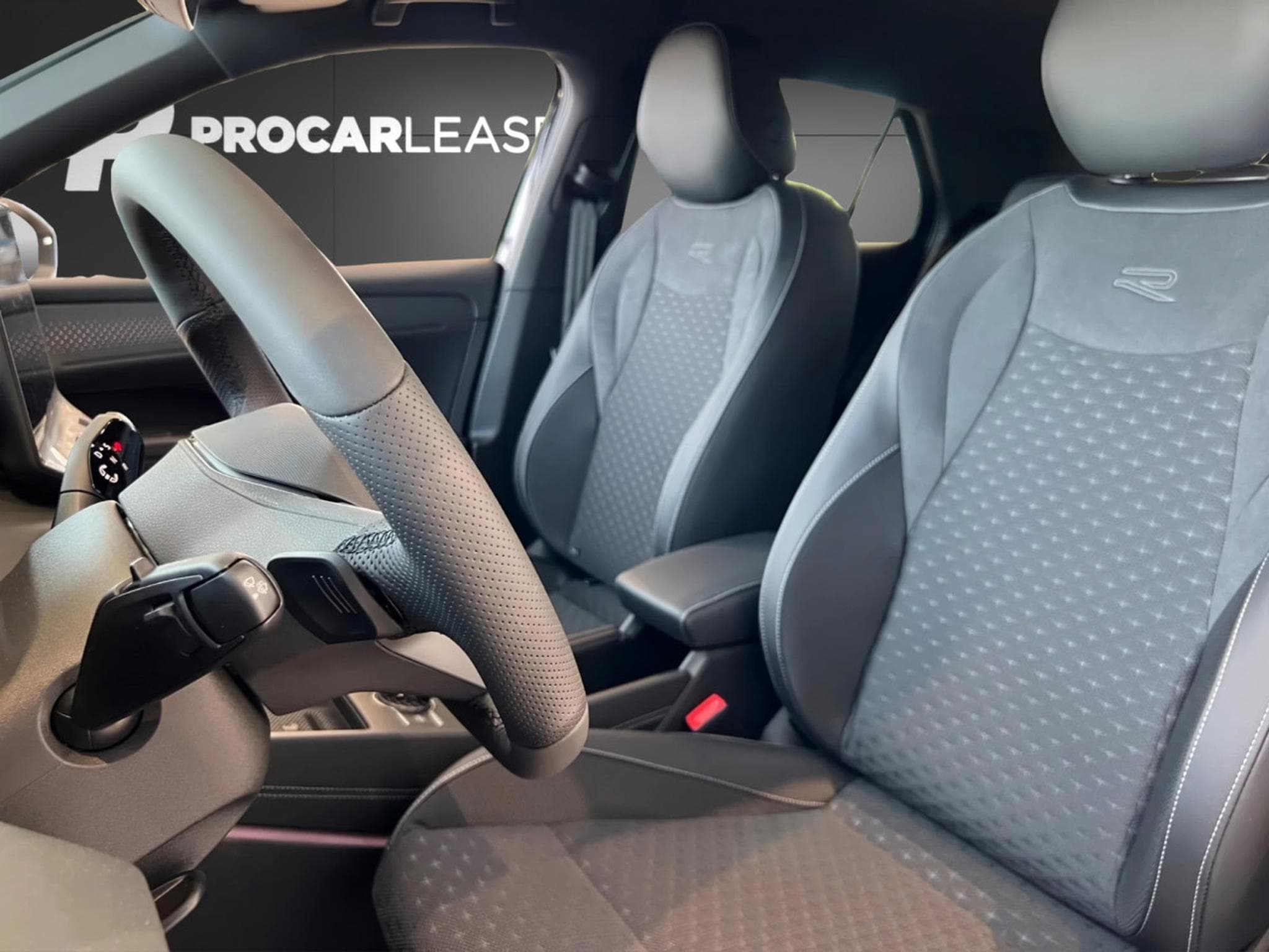 VW T-Roc T-Roc R-Line 1.5 eTSI  (150 CV)/PANO/AHK/360°/VOLL (2026) - Photo 3