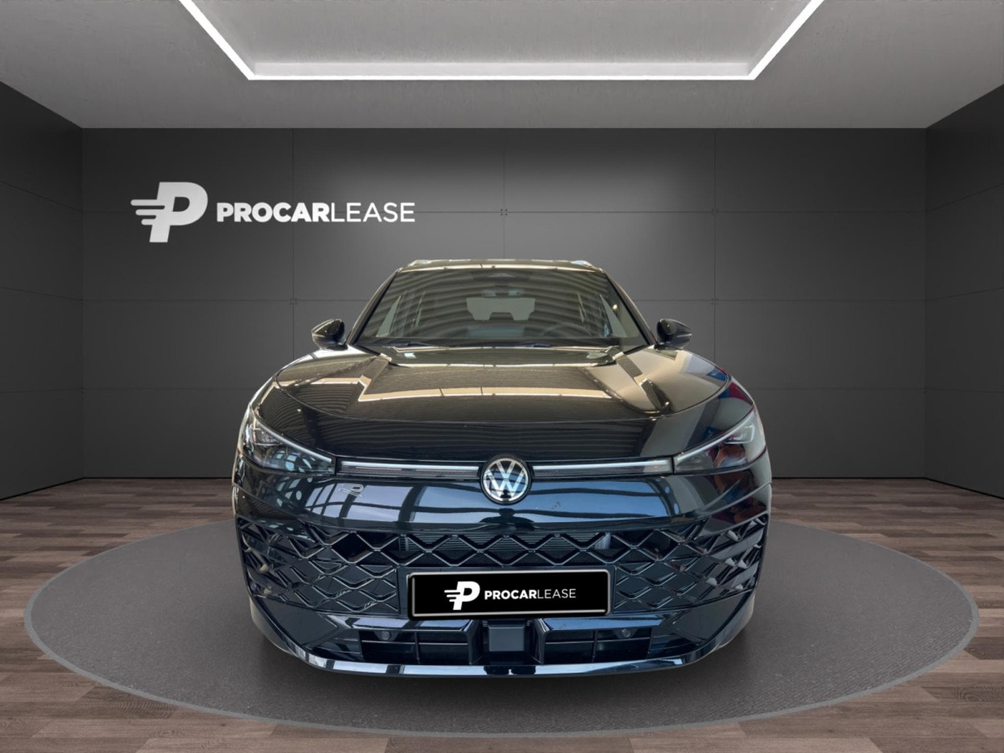 VW T-Roc T-Roc R-Line 1.5 eTSI  (150 CV)/PANO/AHK/360°/VOLL (2026) - Photo 2