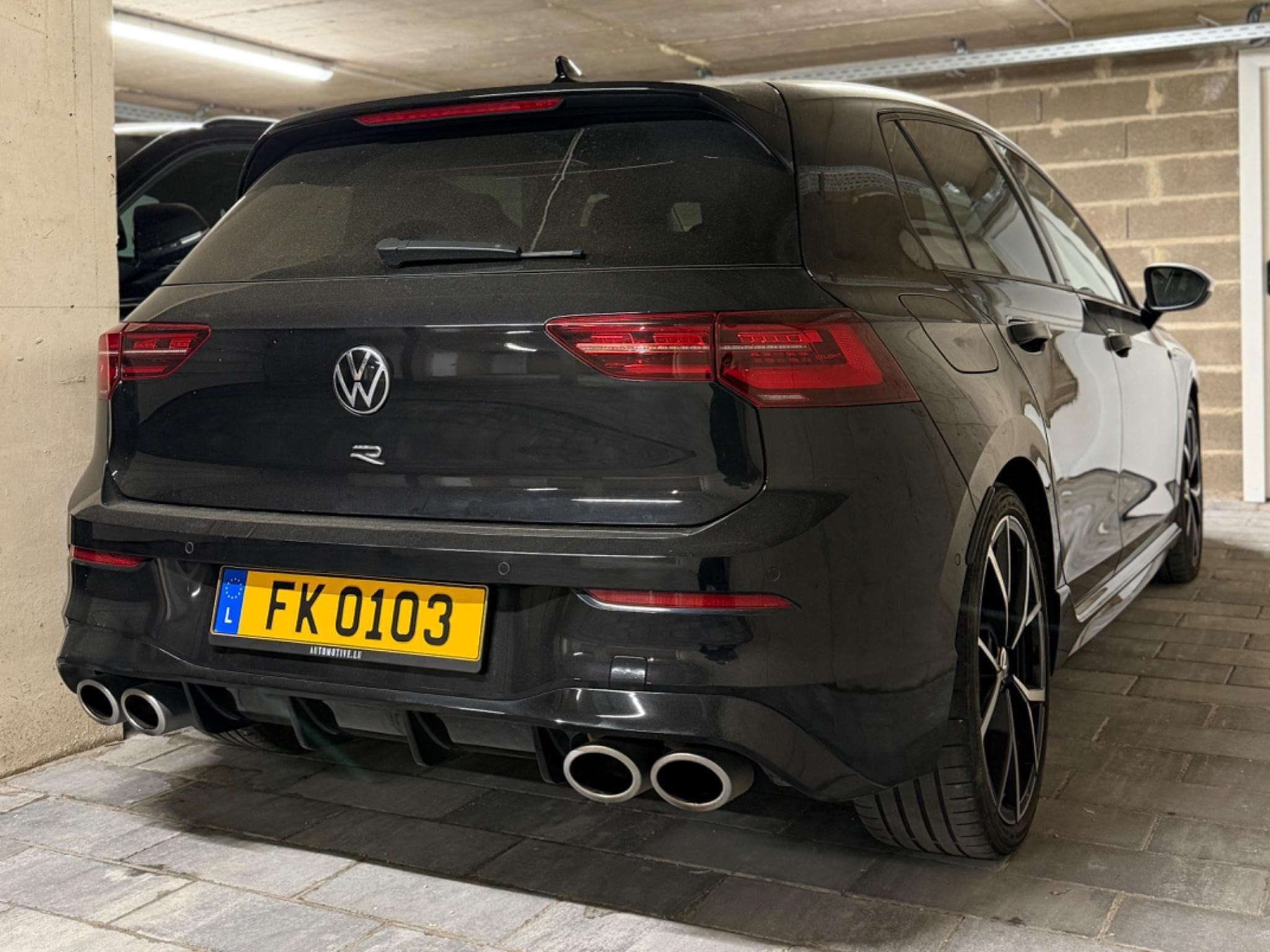 VW Golf VIII R (2023) - Photo 2