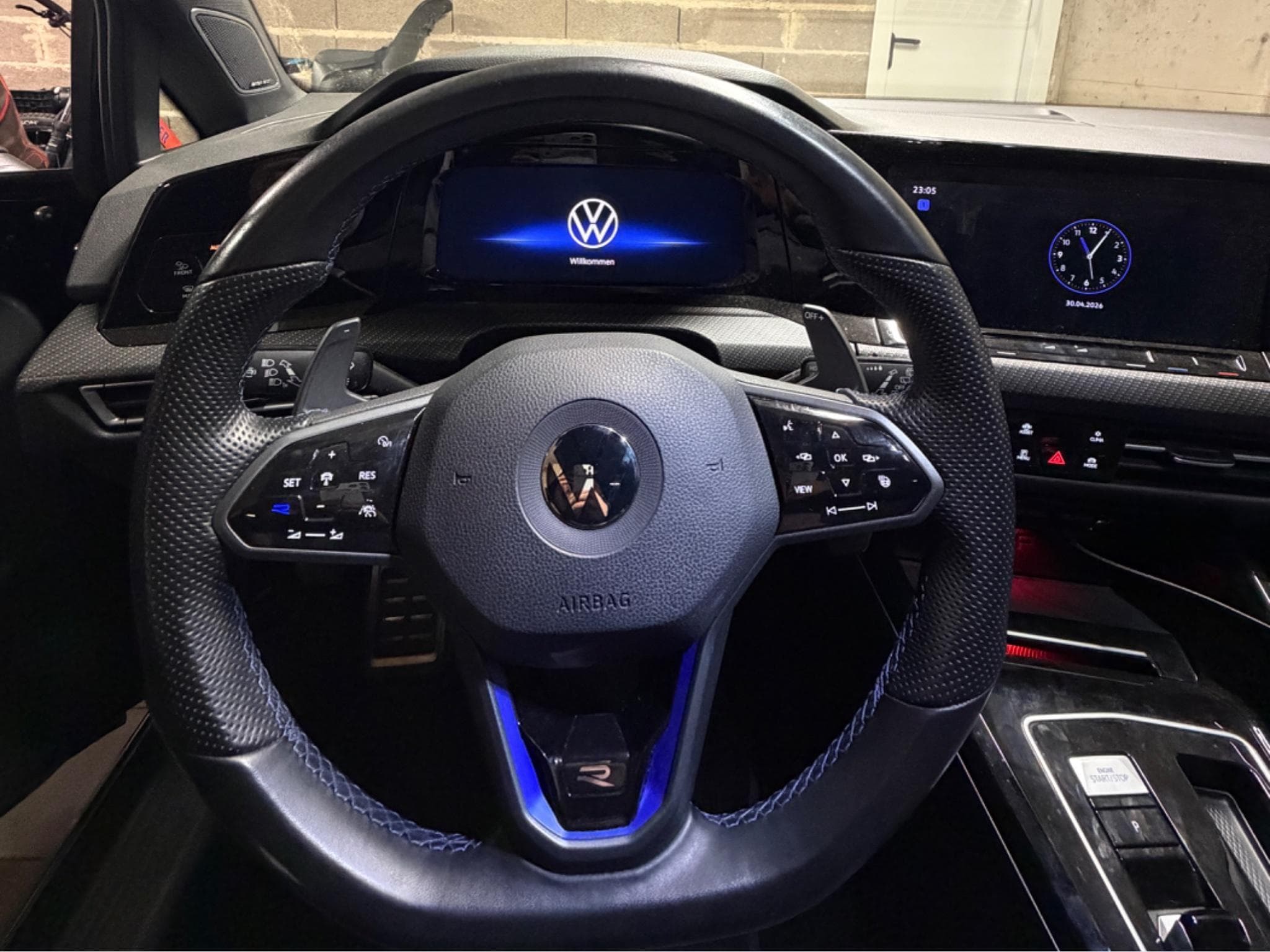 VW Golf VIII R (2023) - Photo 3