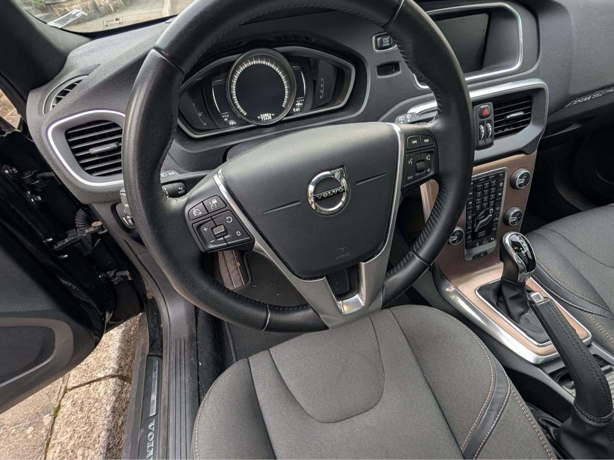 Volvo V40 Cross Country T3 (2019) - Photo 3