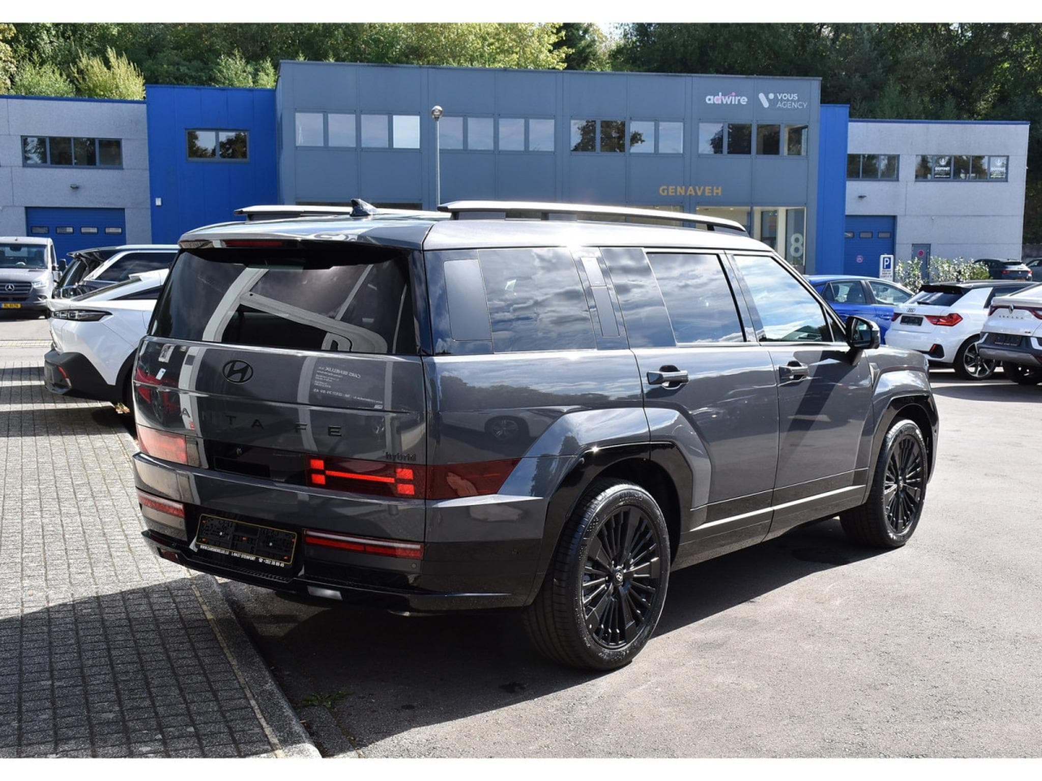 Hyundai Santa Fe 1.6 T-GDI HEV Calligraphy 7 PL. PANO MEMO BOSE HUD NEUF (2026) - Foto 4