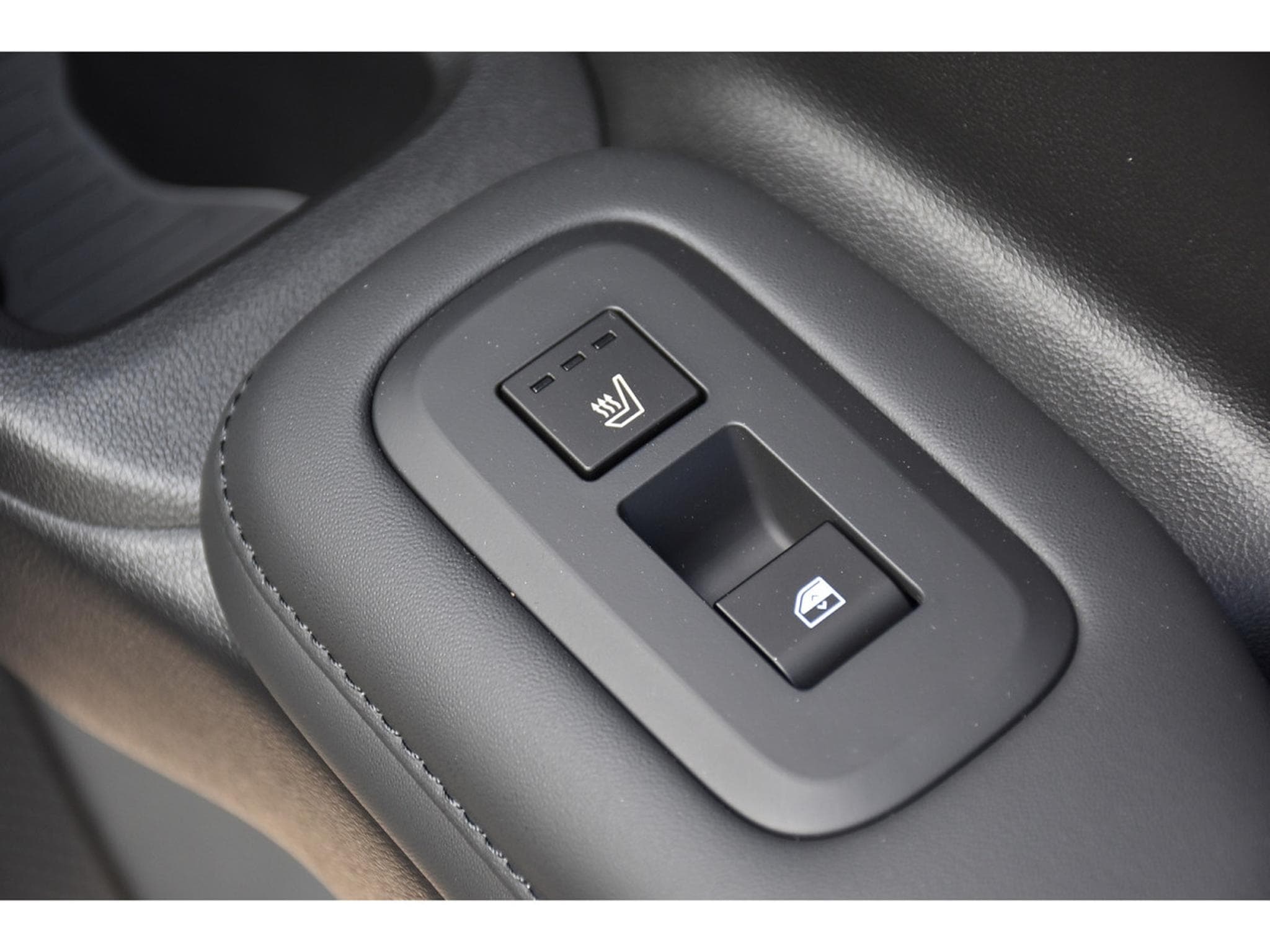 Hyundai Santa Fe 1.6 T-GDI HEV Calligraphy 7 PL. PANO MEMO BOSE HUD NEUF (2026) - Foto 21