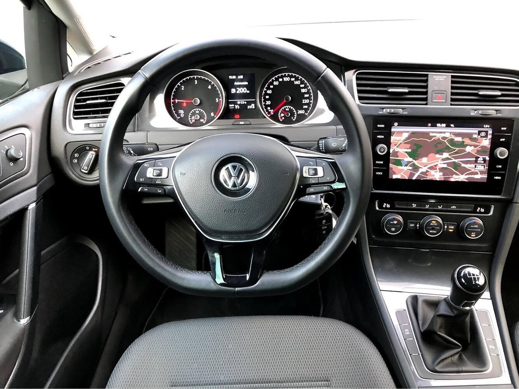 VW Golf 1.6 tdi 115 cv (2018) - Photo 8