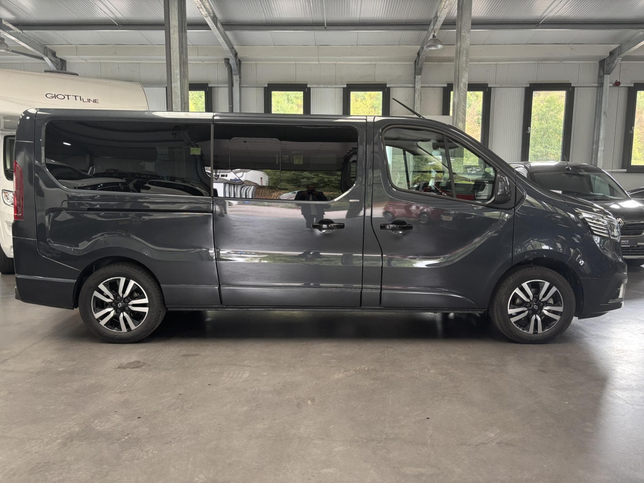 Renault Trafic 2.0 dCi 170 SpaceClasse 8pl auto (2025) - Photo 2