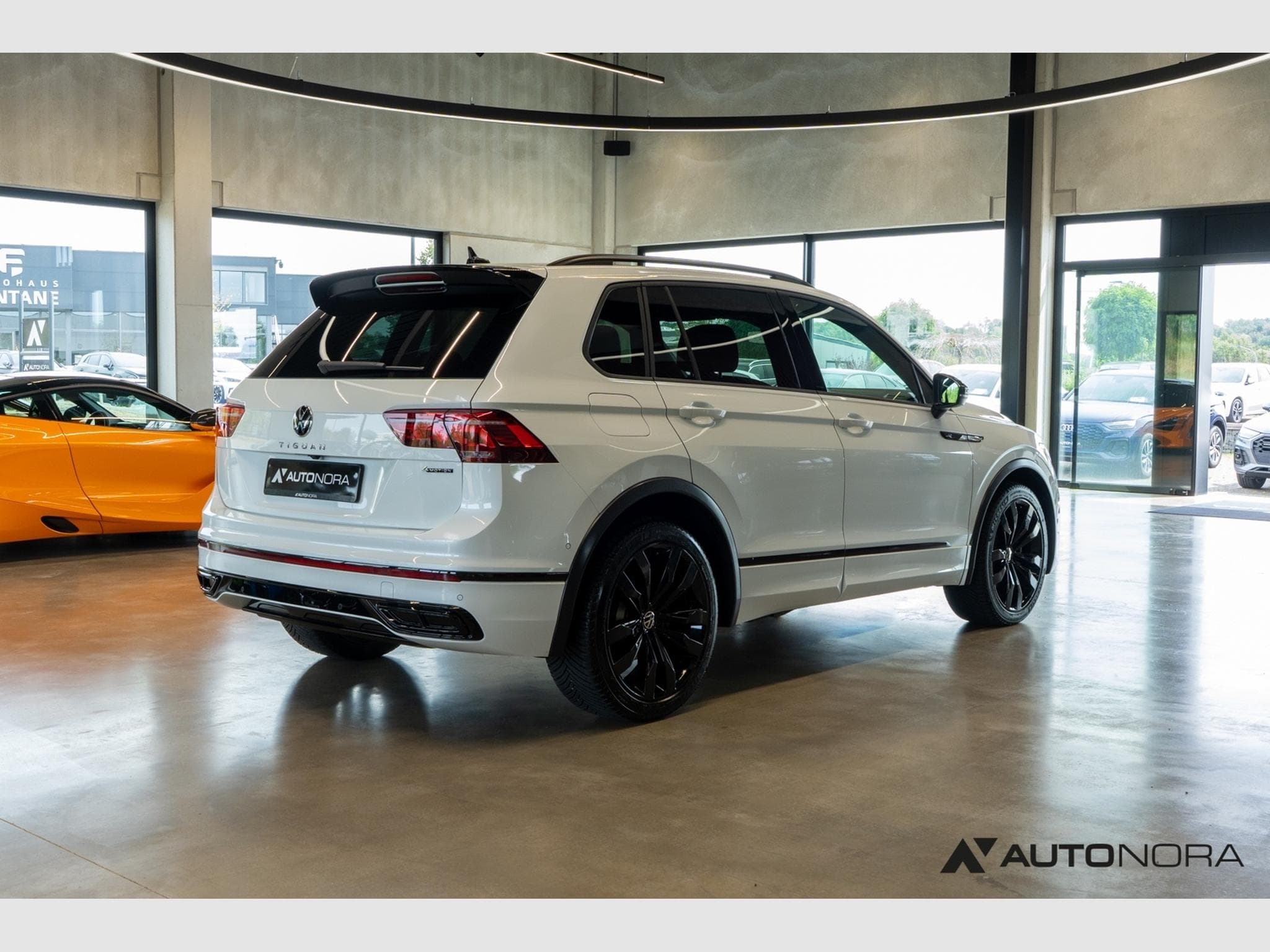 VW Tiguan 2.0 TSI 4Motion R-Line (2023) - Foto 4