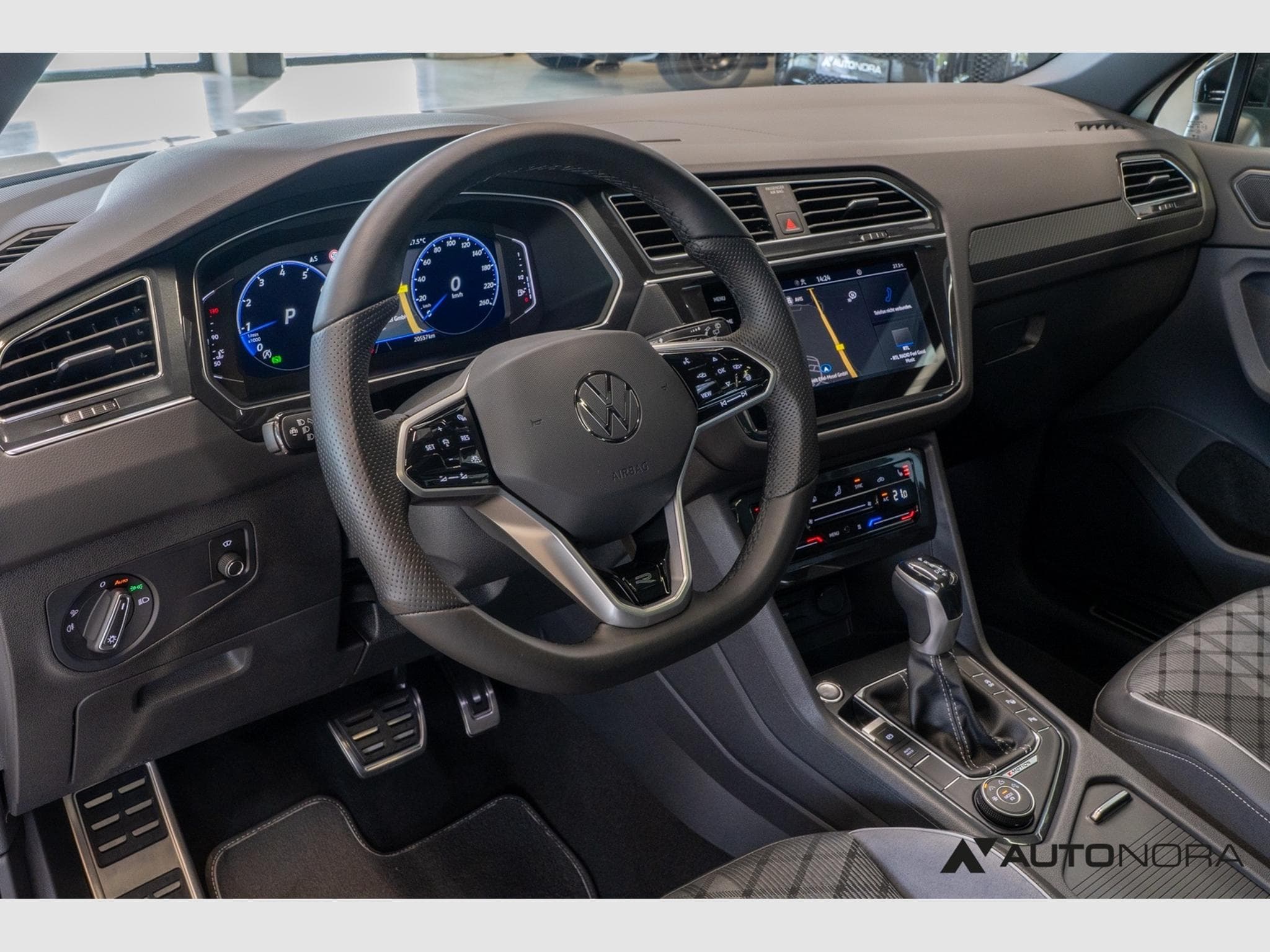 VW Tiguan 2.0 TSI 4Motion R-Line (2023) - Foto 13