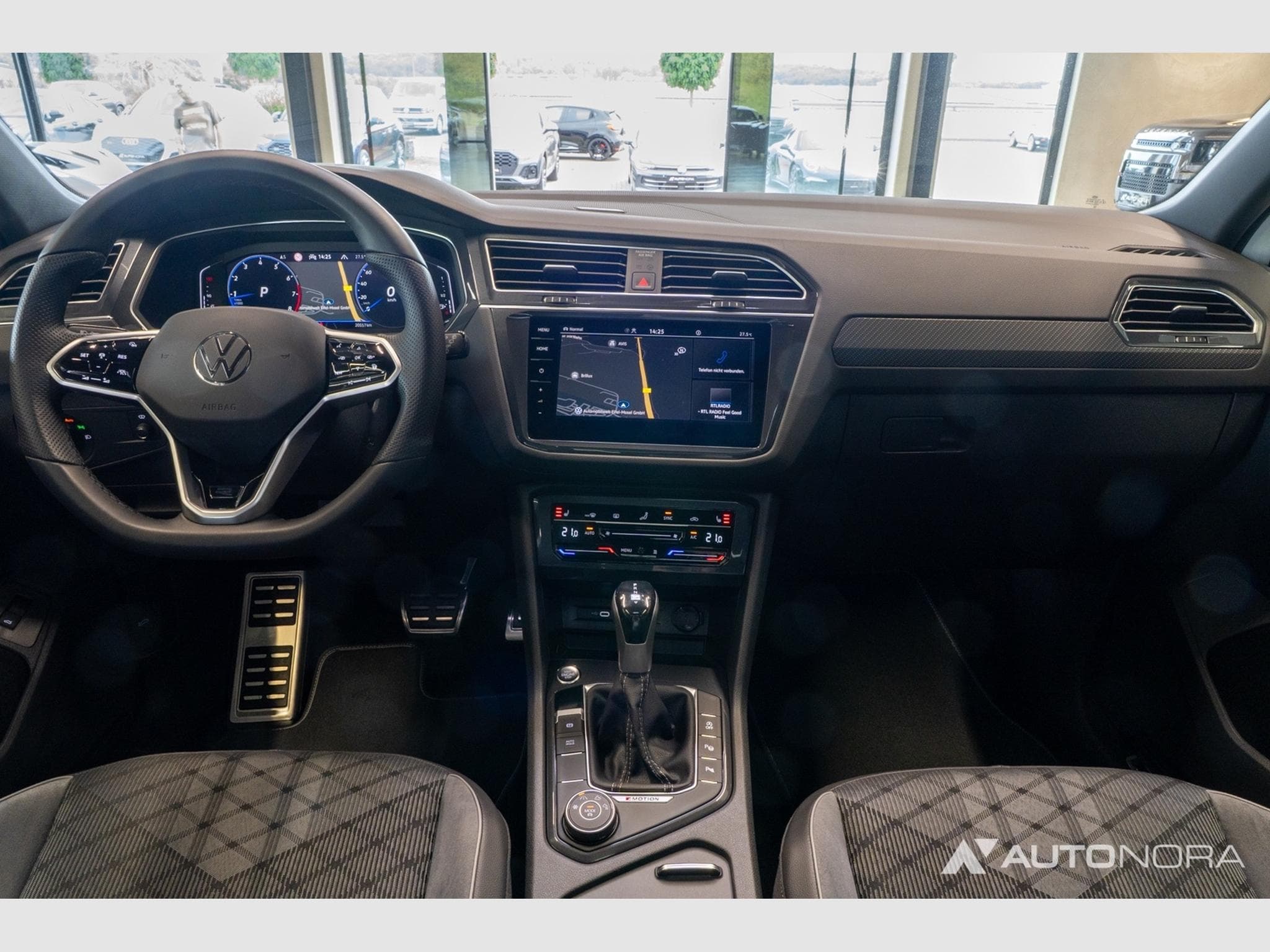VW Tiguan 2.0 TSI 4Motion R-Line (2023) - Foto 15