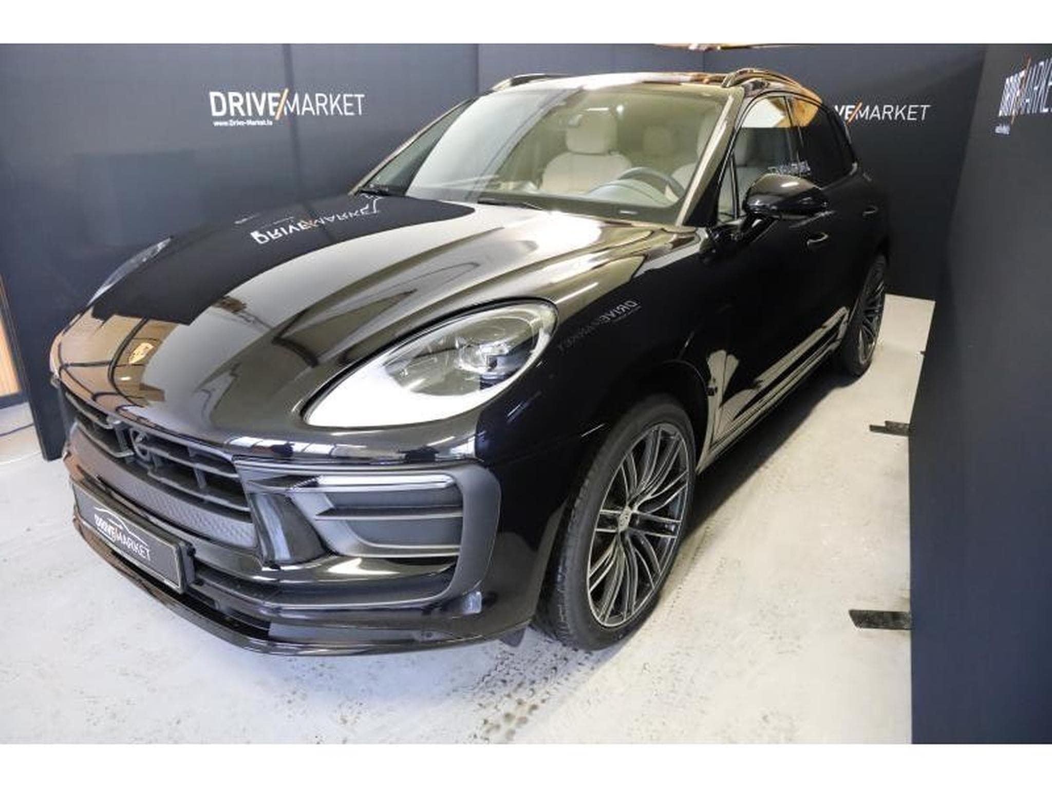 Porsche Macan T (2024) - Photo 7