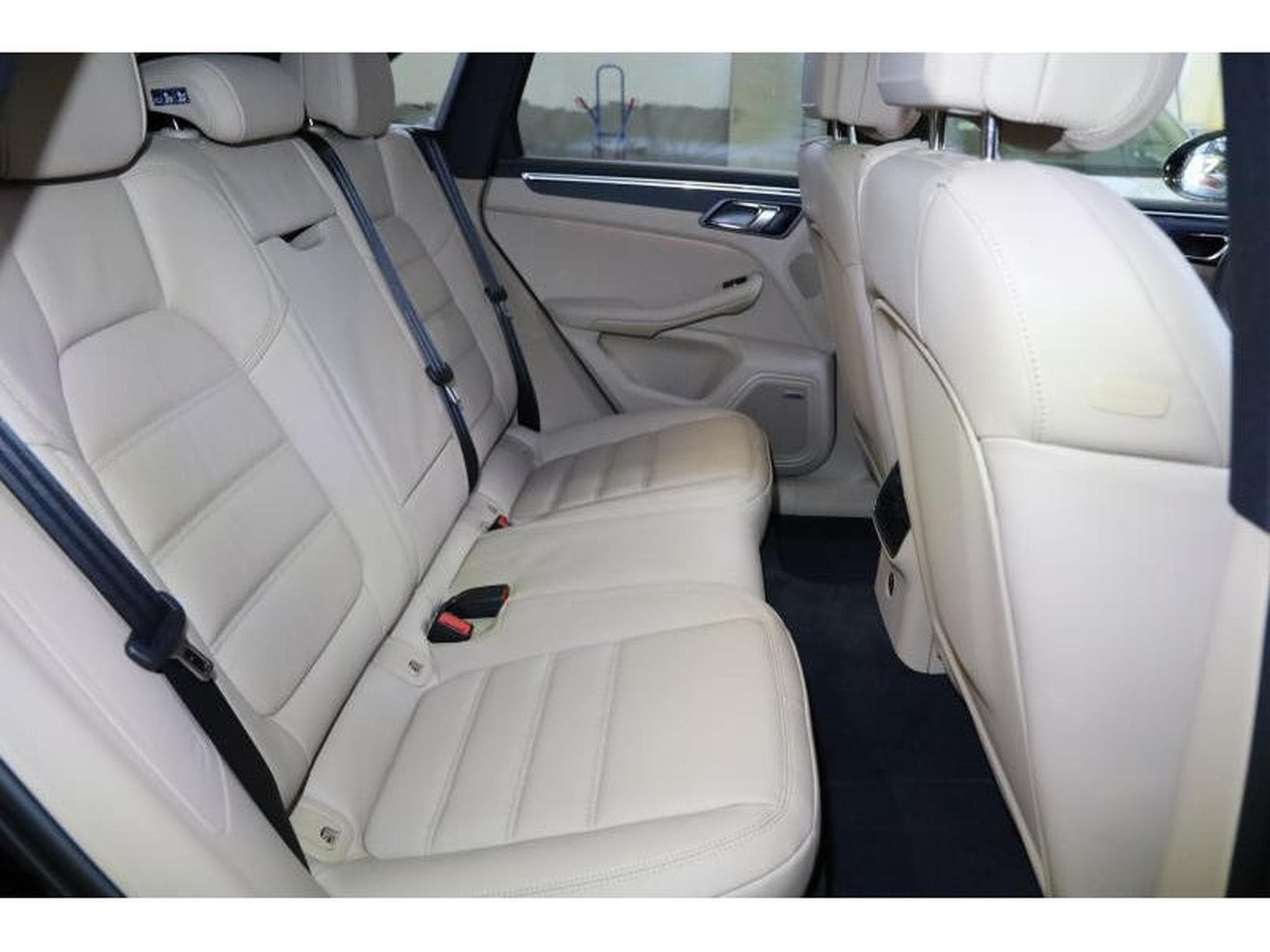 Porsche Macan T (2024) - Photo 13