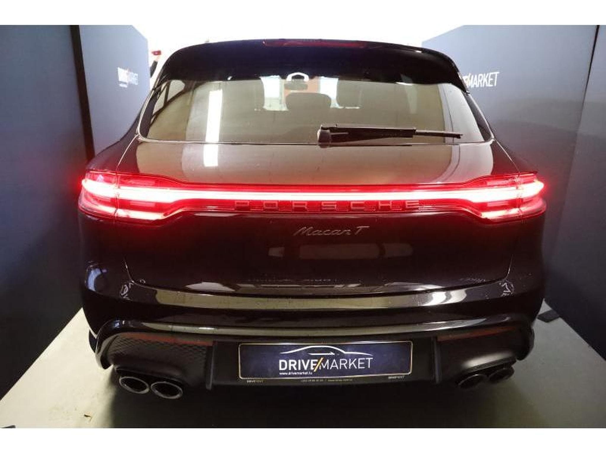 Porsche Macan T (2024) - Photo 17