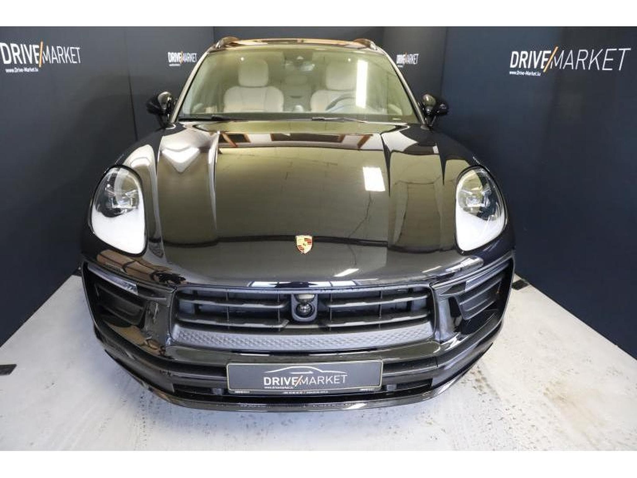 Porsche Macan T (2024) - Photo 16