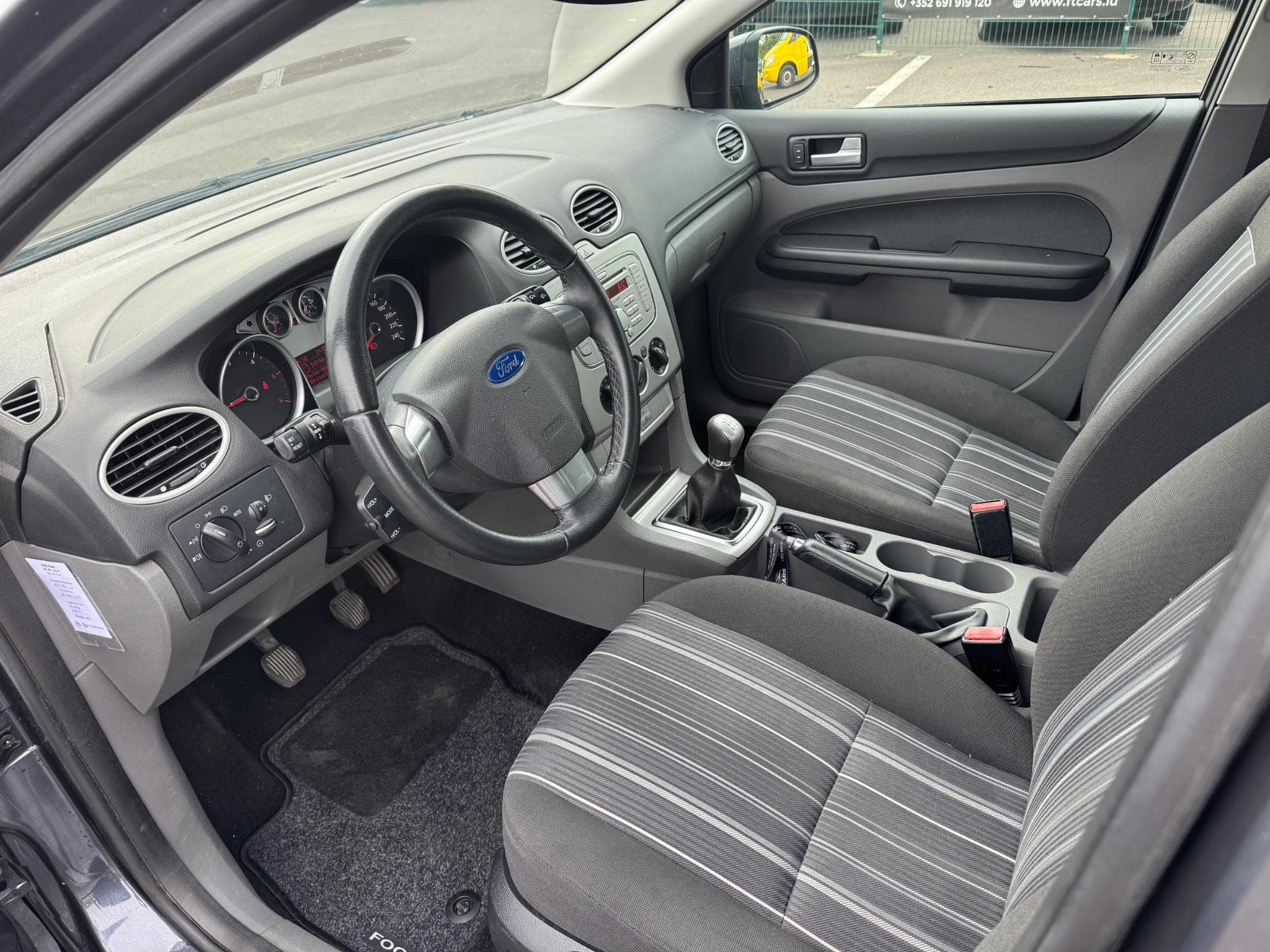 Ford Focus 1.6 tdci (2010) - Photo 5