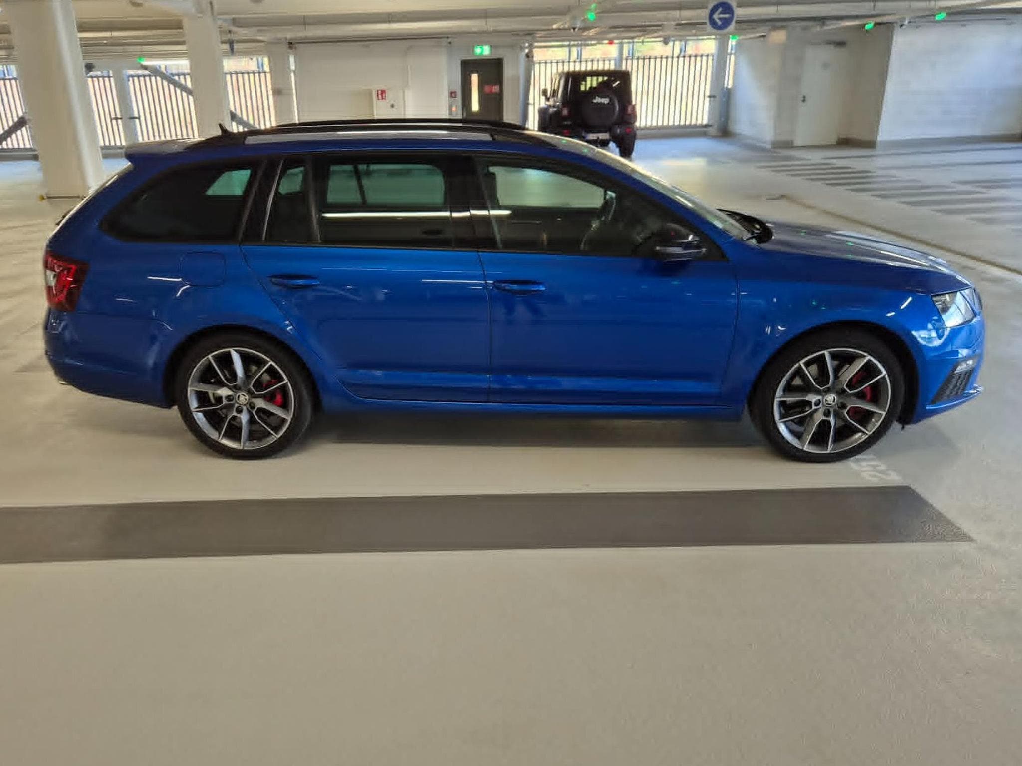 Skoda Octavia RS 2.0 TSI 245CV DGS7 (2019) - Photo 4