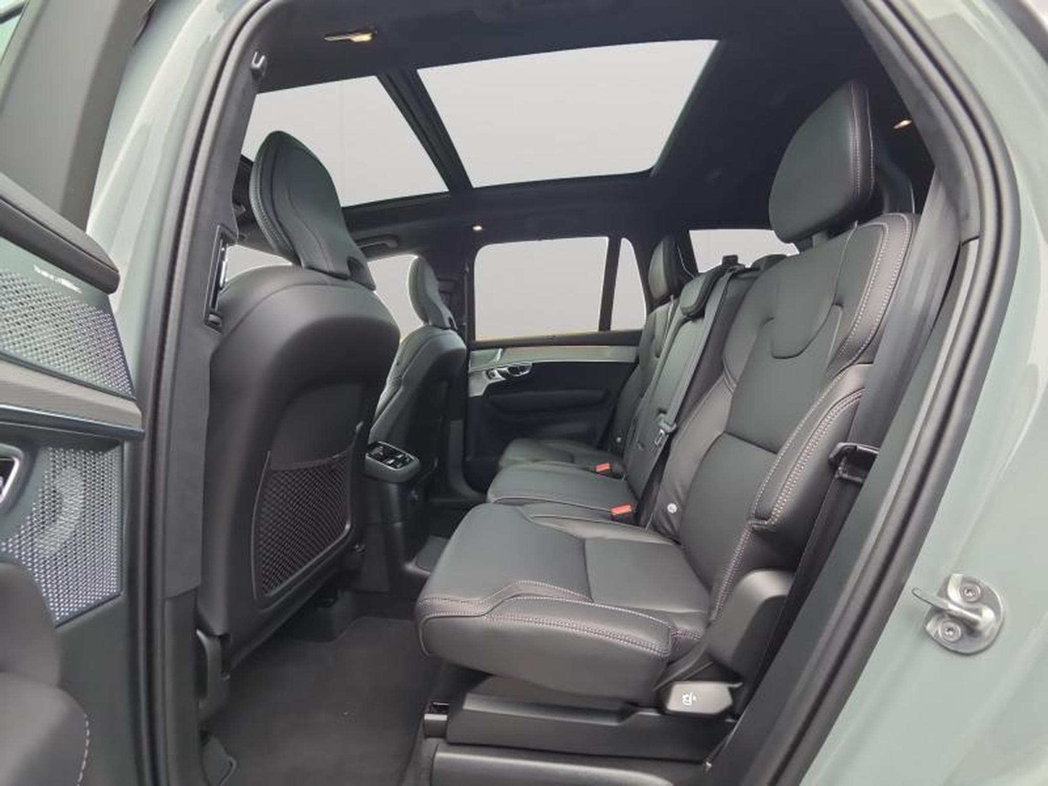 Volvo XC90 T8 AWD Ultra Black Edition 2027 / Hybride (2026) - Photo 13