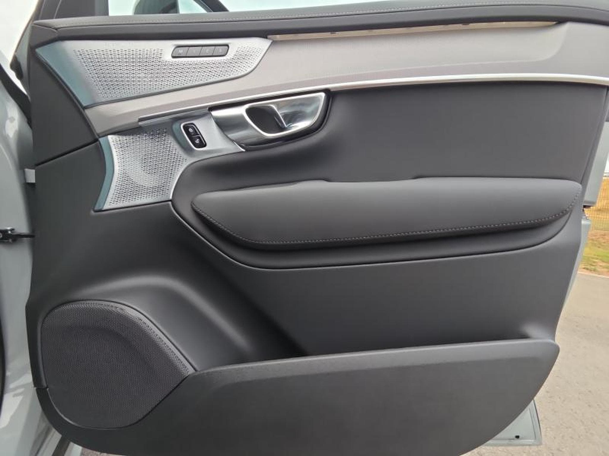 Volvo XC90 T8 AWD Ultra Black Edition 2027 / Hybride (2026) - Photo 21