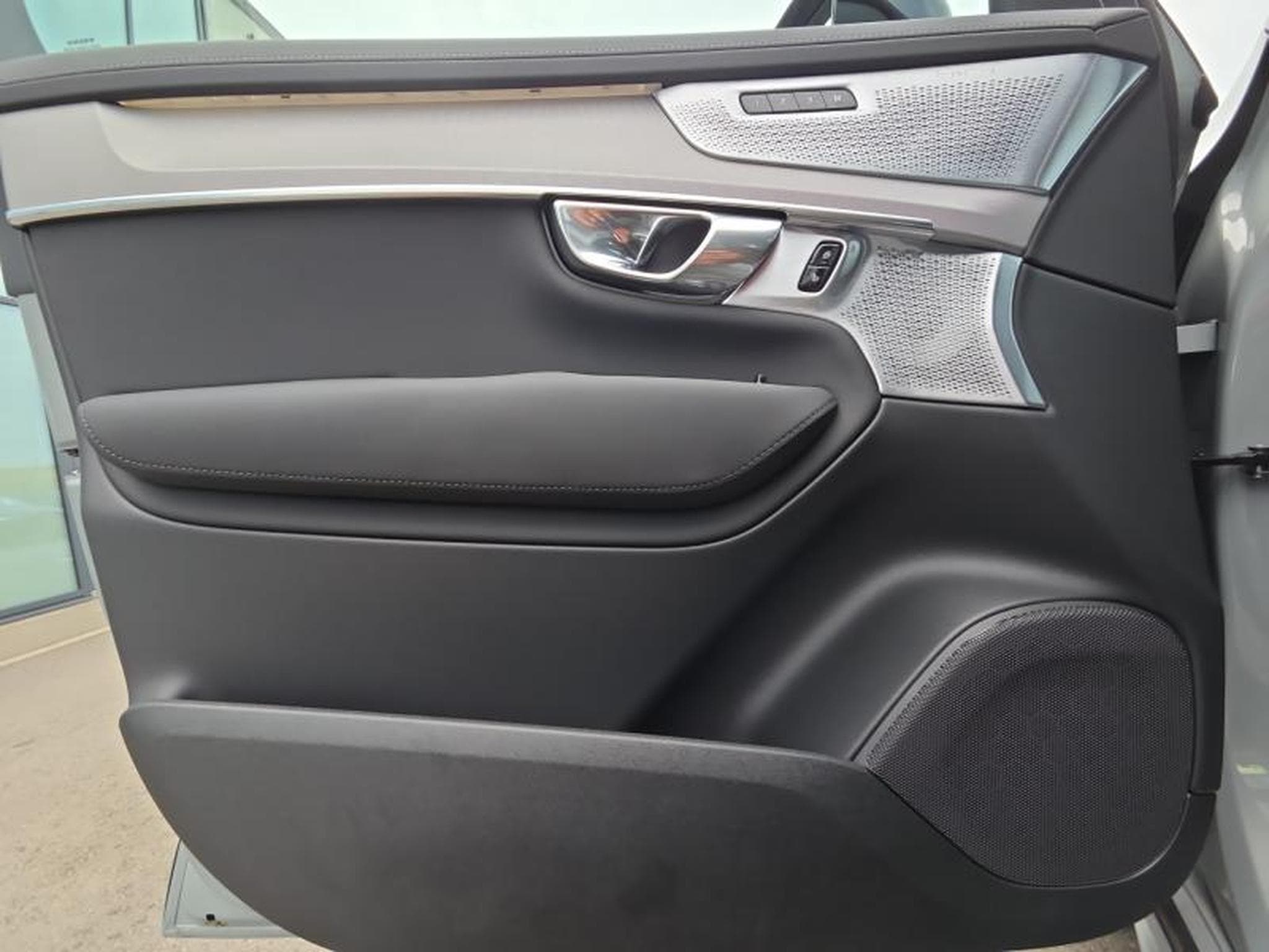 Volvo XC90 T8 AWD Ultra Black Edition 2027 / Hybride (2026) - Photo 20
