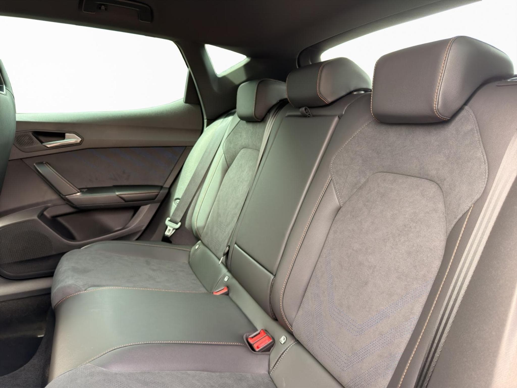 Cupra Leon 1.5 eTSI DSG (2026) - Foto 14