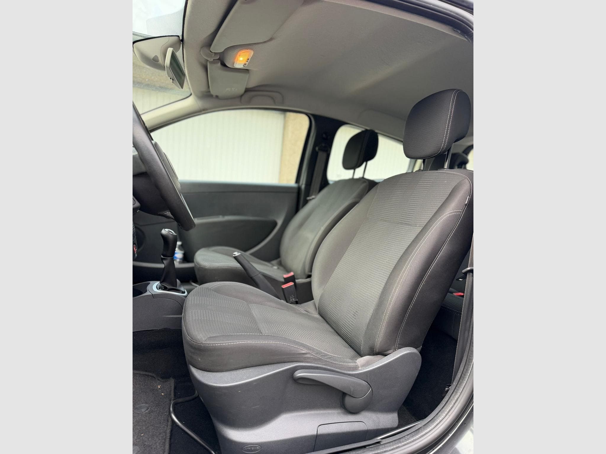 Renault Clio 1.5CDI 88 (2011) - Photo 6