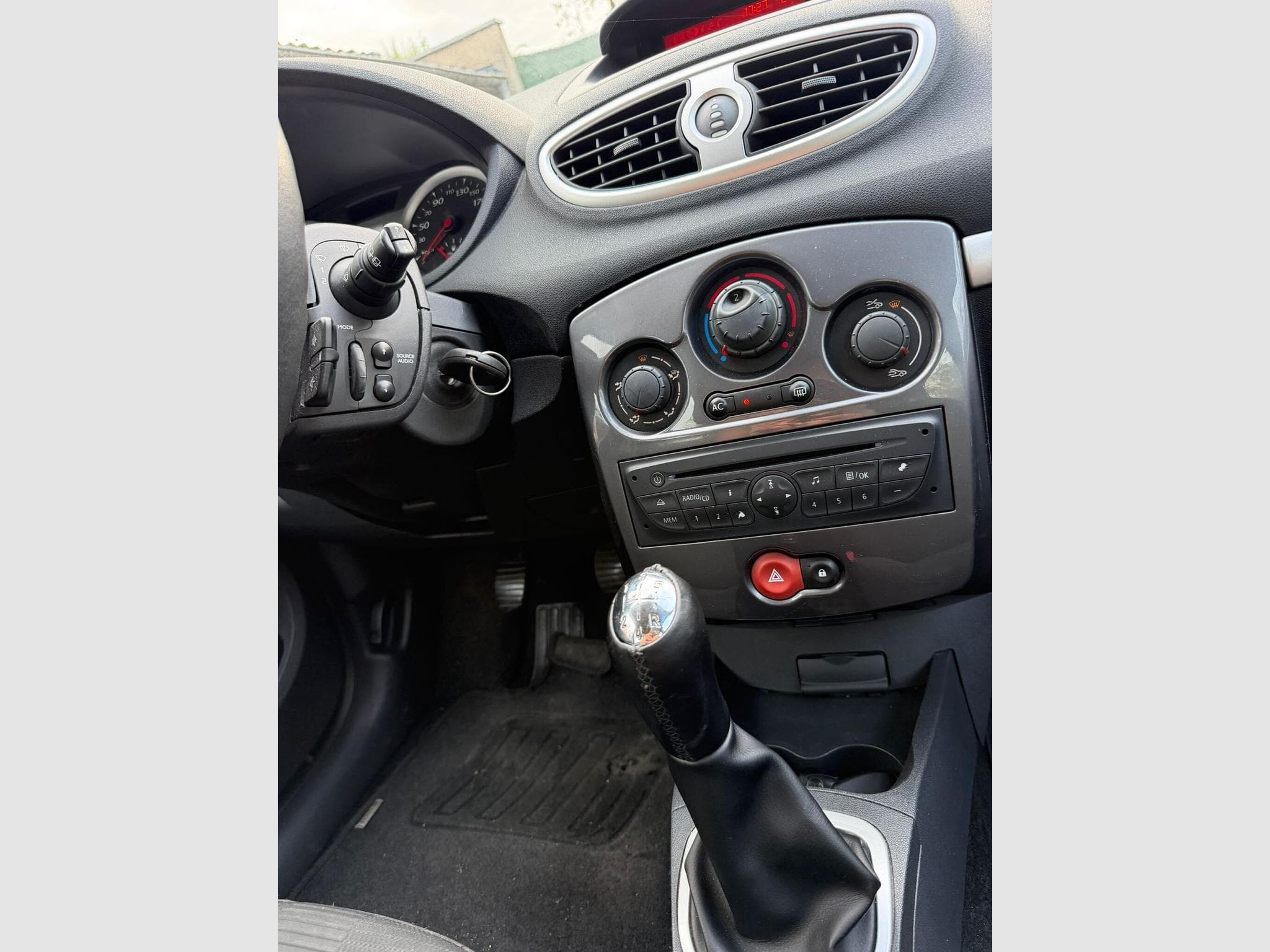 Renault Clio 1.5CDI 88 (2011) - Photo 7