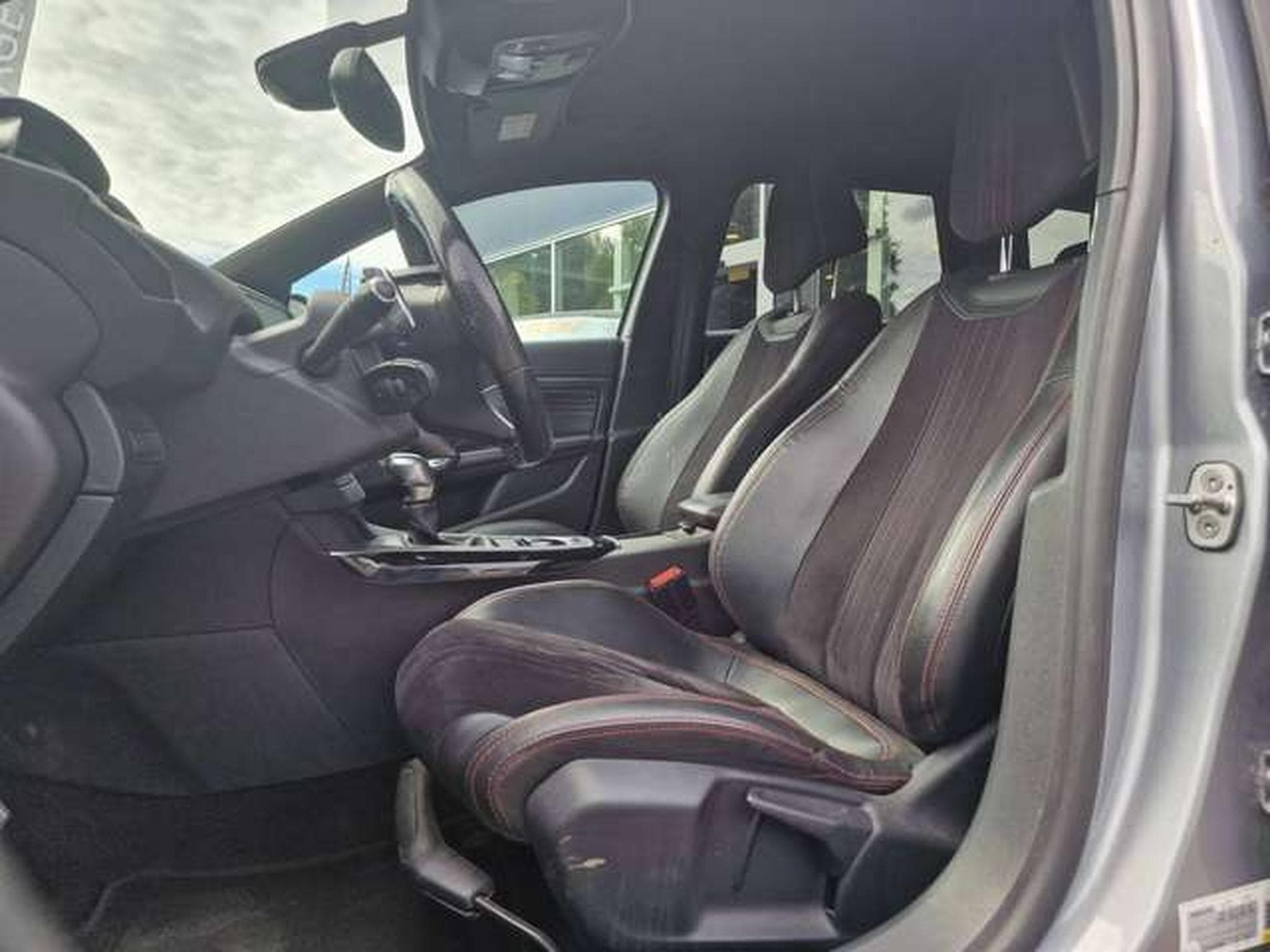 Peugeot 308 SW GT (2016) - Photo 6