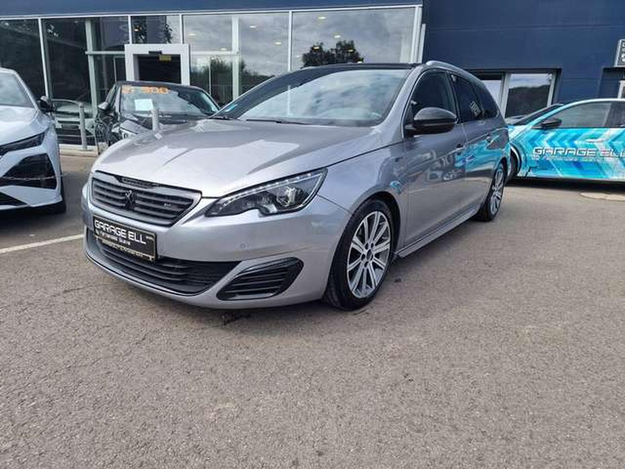 Peugeot 308 SW GT (2016) - Photo 12