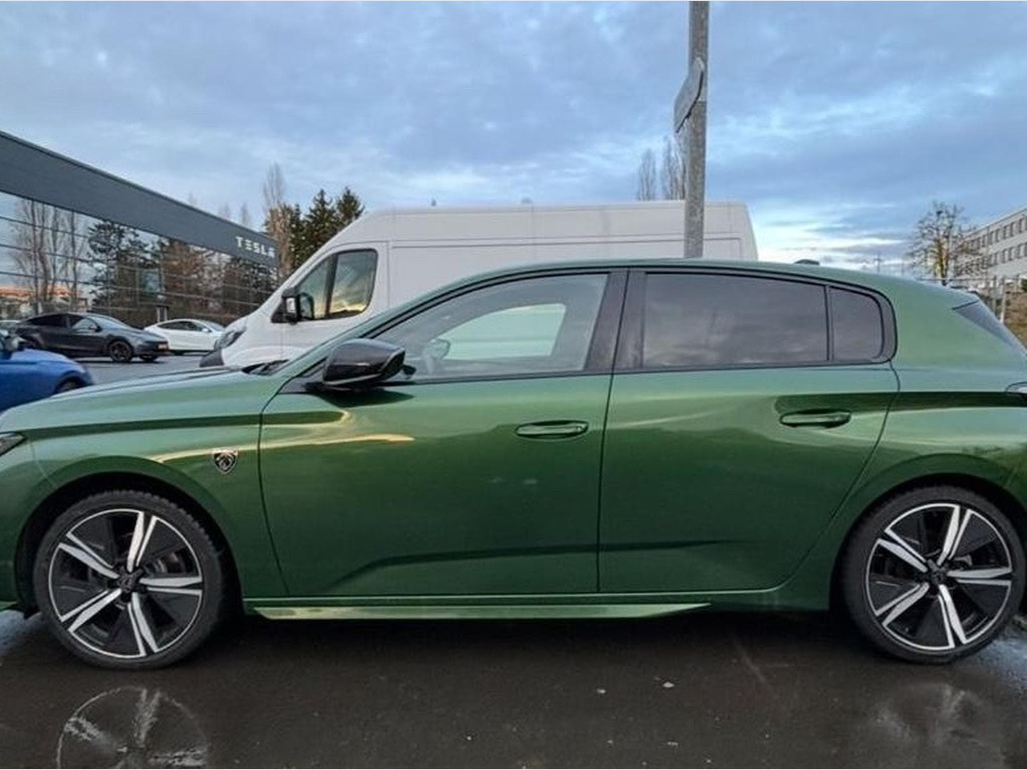 Peugeot 308 GT (2022) - Photo 2