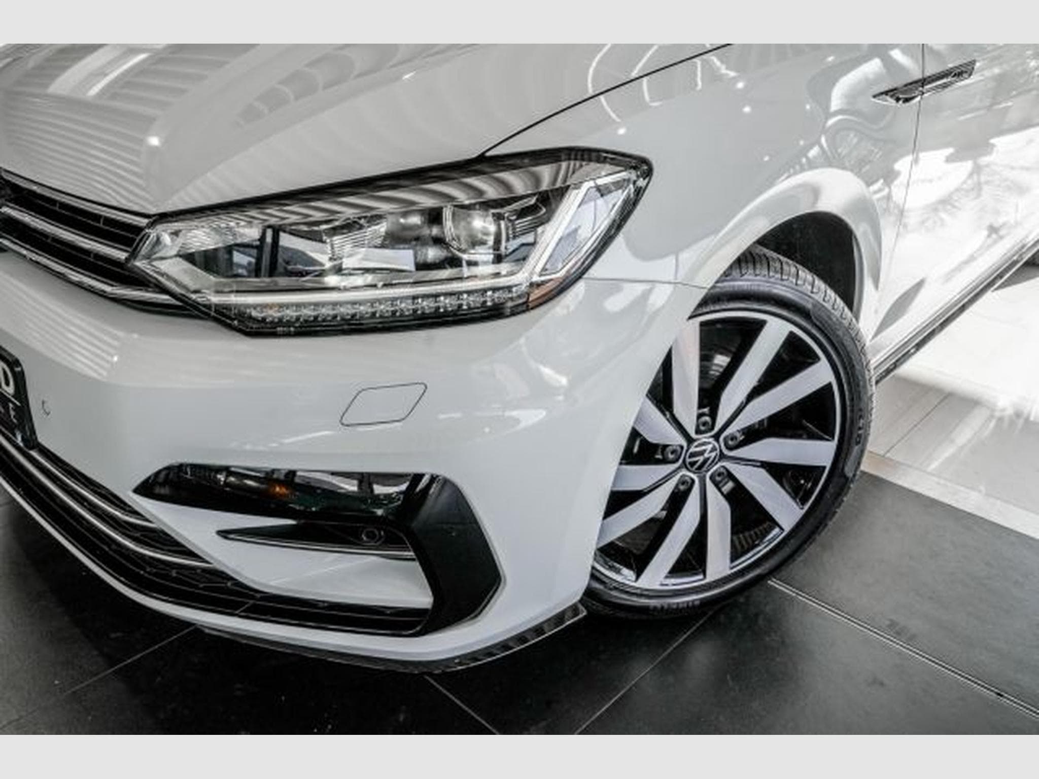 VW Touran Touran 1.5 TSI DSG R-Line NAVI RFK ACC LED PANO (2021) - Foto 11