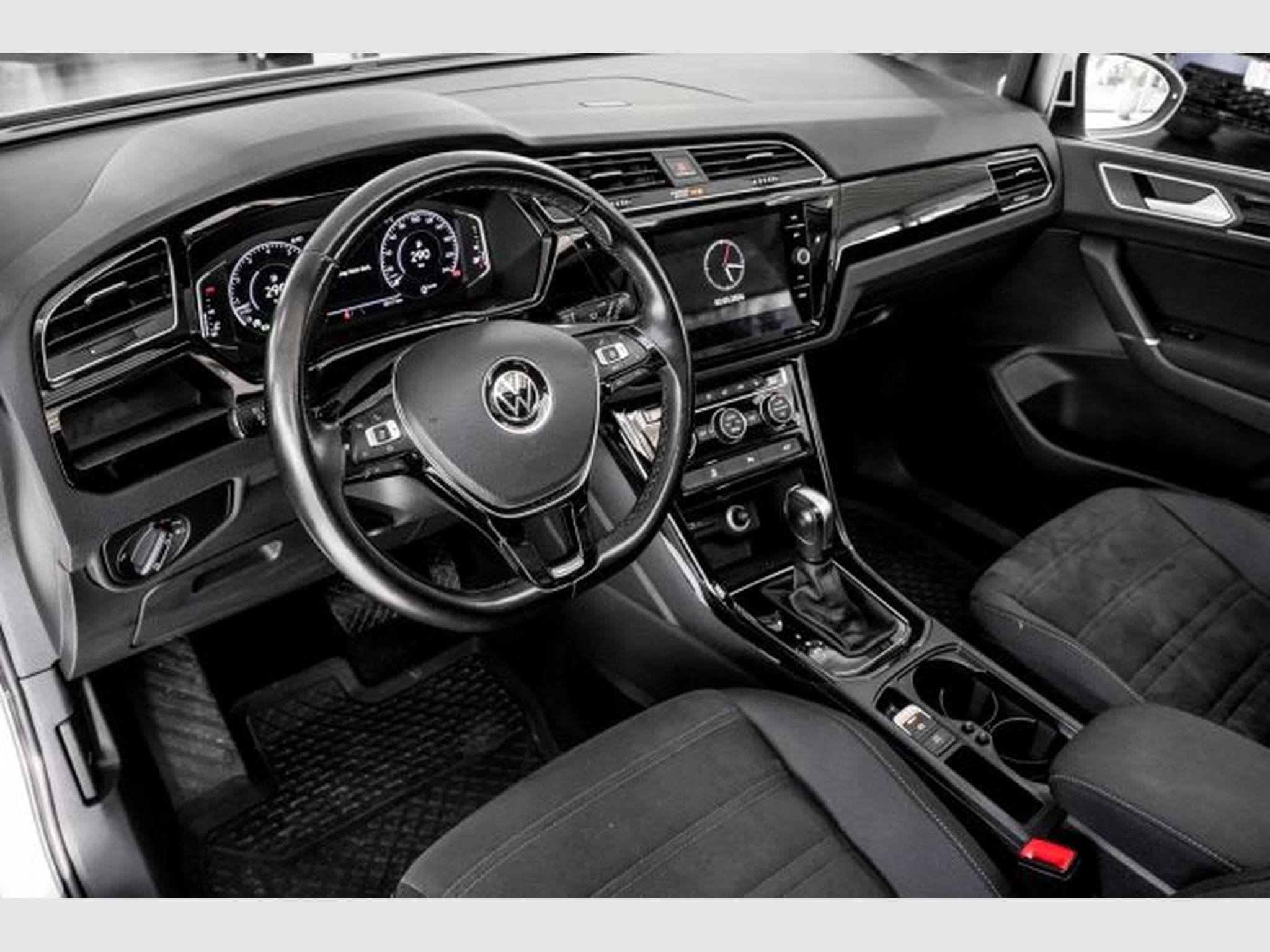 VW Touran Touran 1.5 TSI DSG R-Line NAVI RFK ACC LED PANO (2021) - Foto 12