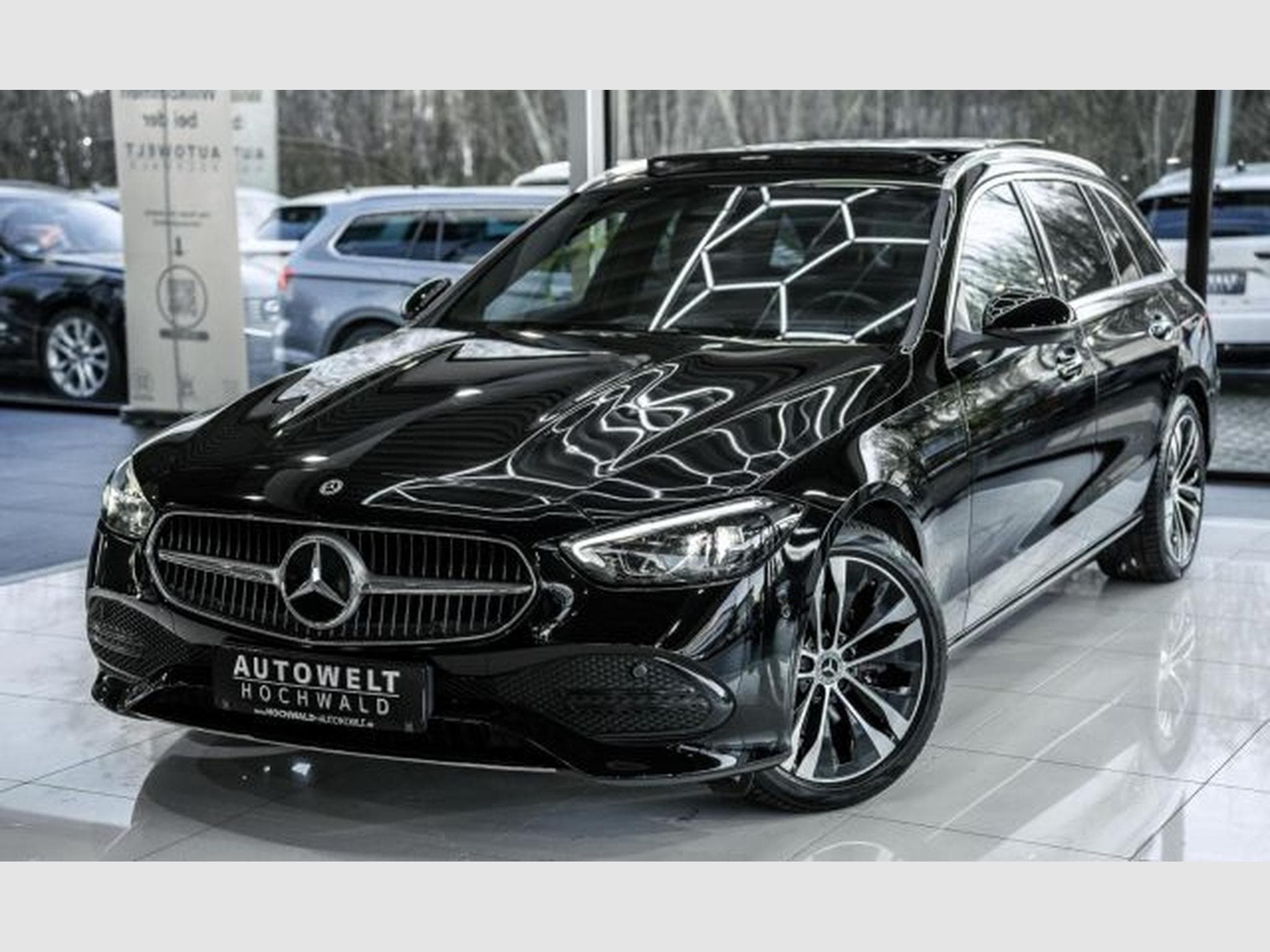 Mercedes C 220 C 220d T 9G Avantgarde NAVI LED RFK PANO Burmest (2023) - Photo 2