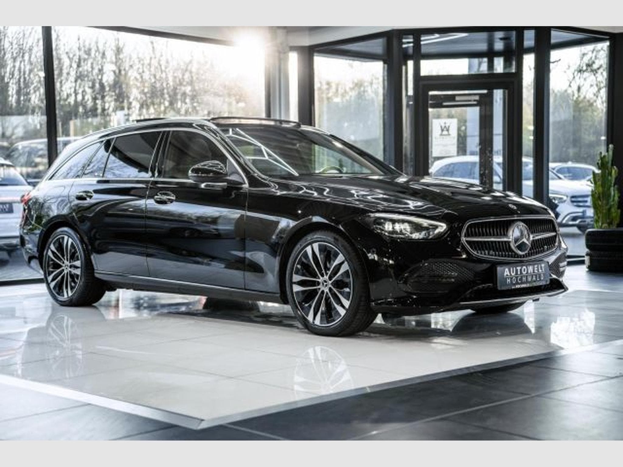 Mercedes C 220 C 220d T 9G Avantgarde NAVI LED RFK PANO Burmest (2023) - Photo 6