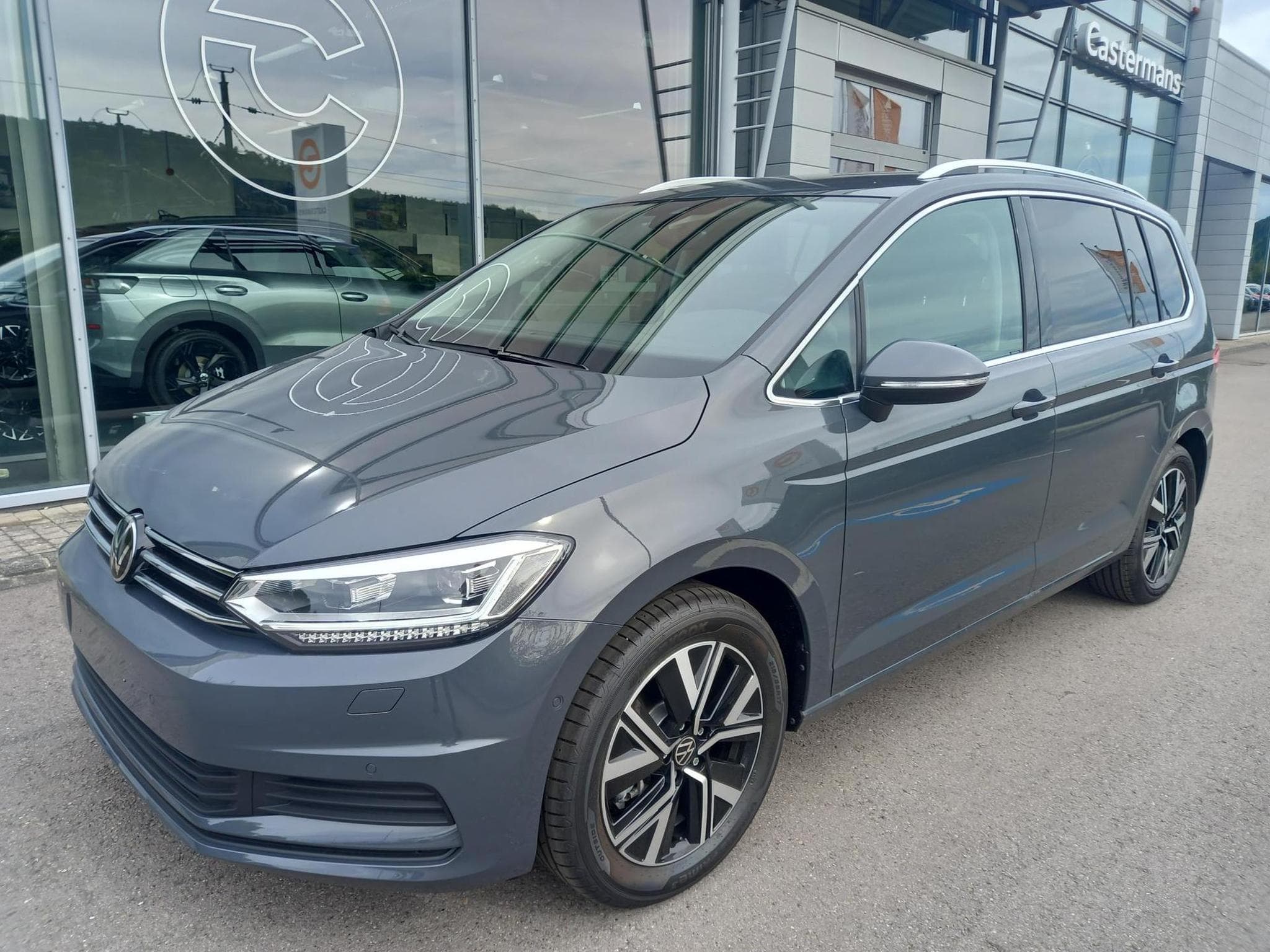 VW Touran Comfortline 1.5 TSI (2026) - Foto 1