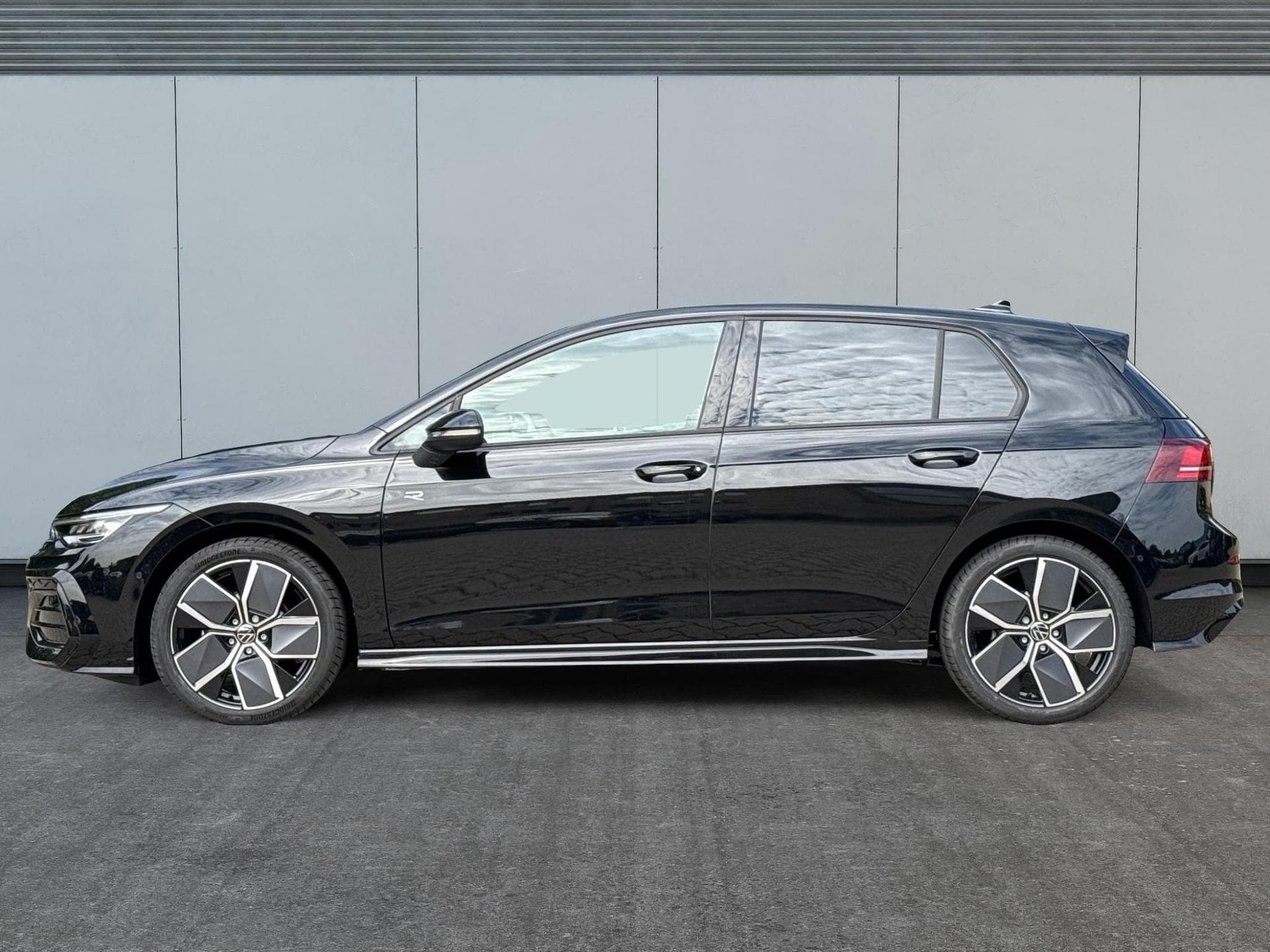 VW Golf R-Line Limited (2026) - Foto 2