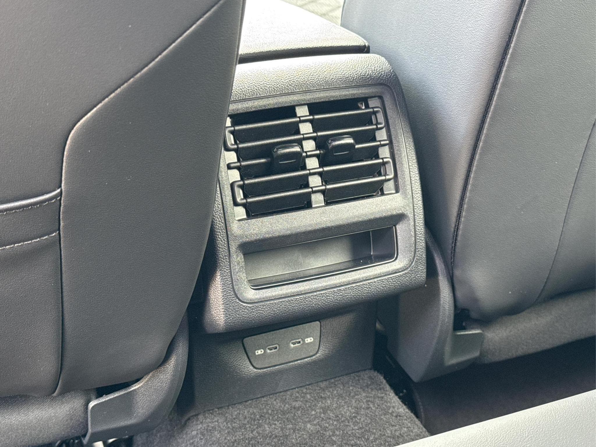 VW Golf R-Line Limited (2026) - Foto 15