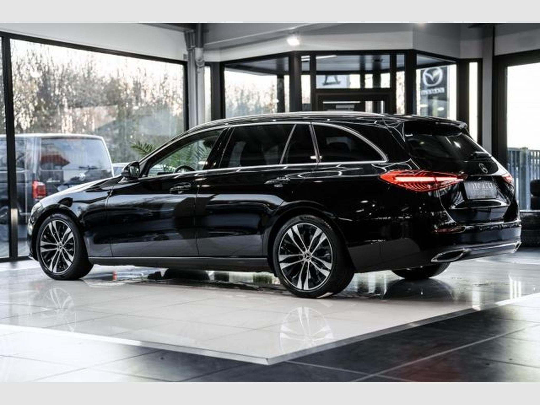 Mercedes C 200 C 200d T 9G-tronic Avantgarde NAVI RFK LED Burm. (2023) - Photo 13