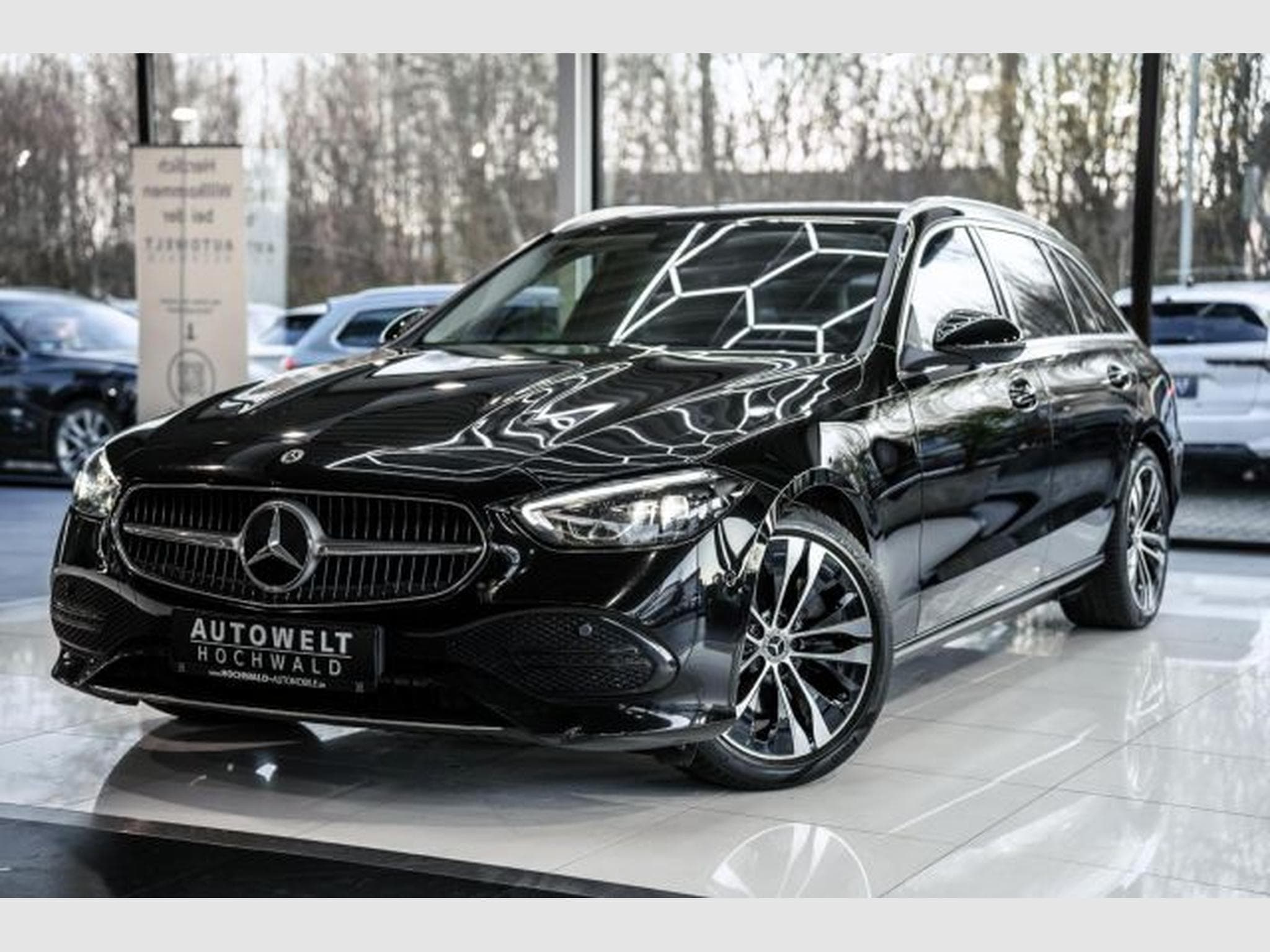 Mercedes C 200 C 200d T 9G-tronic Avantgarde NAVI RFK LED Burm. (2023) - Photo 2