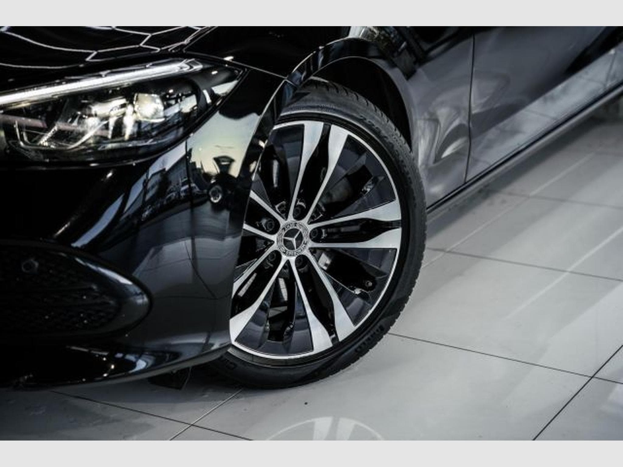 Mercedes C 200 C 200d T 9G-tronic Avantgarde NAVI RFK LED Burm. (2023) - Photo 3