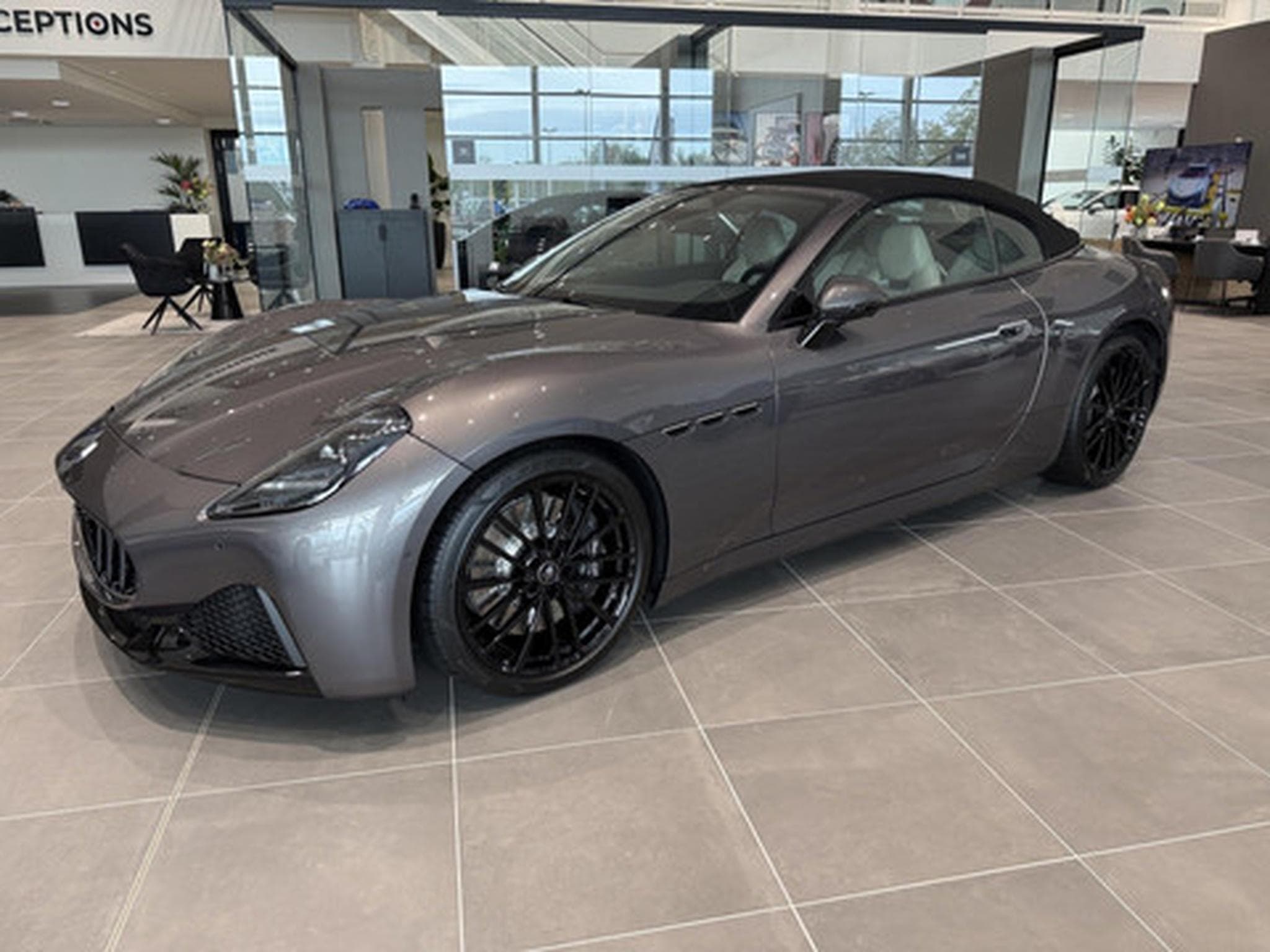 Maserati GranCabrio 3.0 V6 Modena 4x4 Aut. (2026) - Photo 22