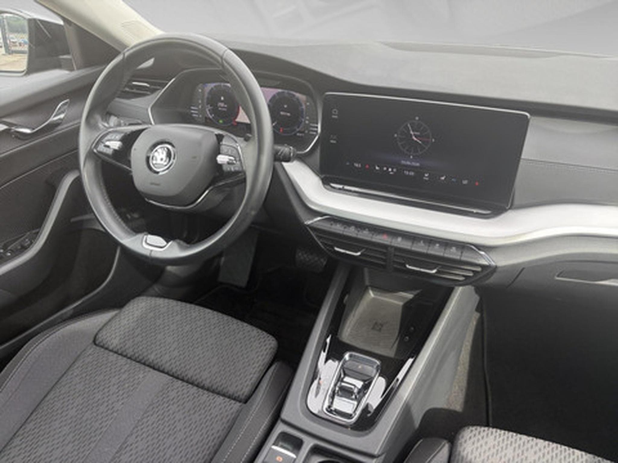 Skoda Octavia Combi 2.0 TDI 110kW Ambition DSG (2023) - Photo 6