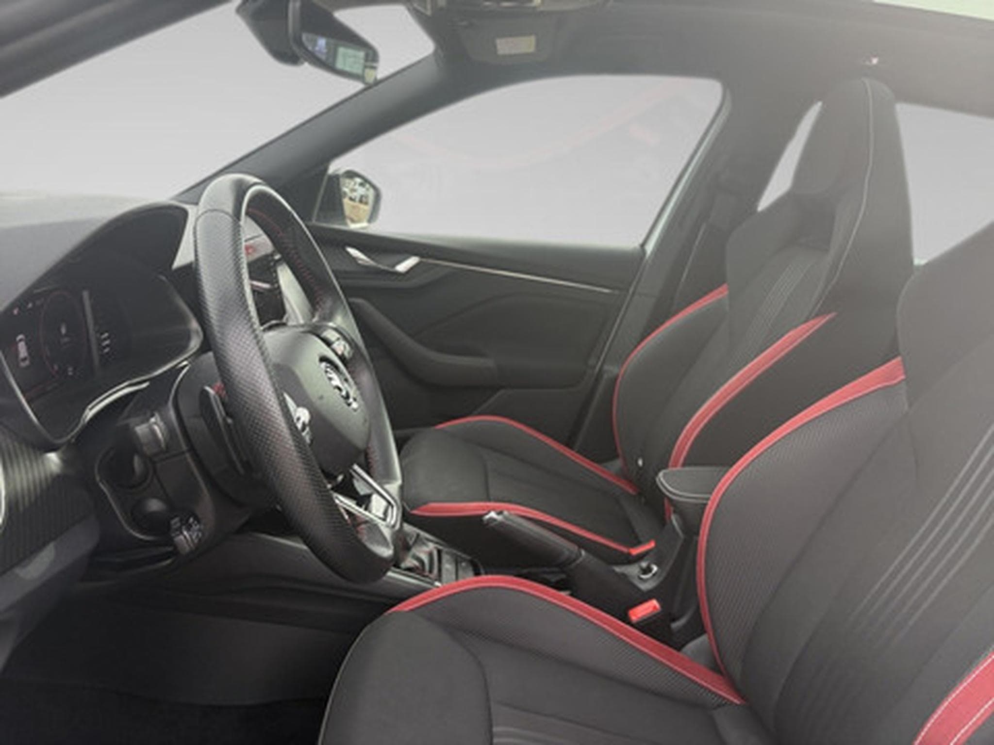 Skoda Kamiq 1.5 TSI 110kW DSG Monte Carlo (2022) - Photo 4