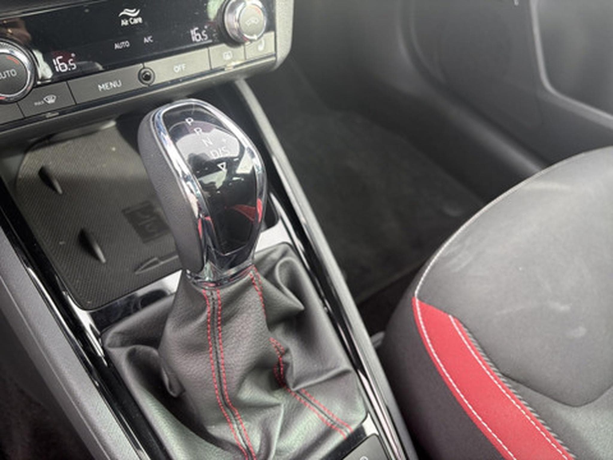 Skoda Kamiq 1.5 TSI 110kW DSG Monte Carlo (2022) - Photo 9