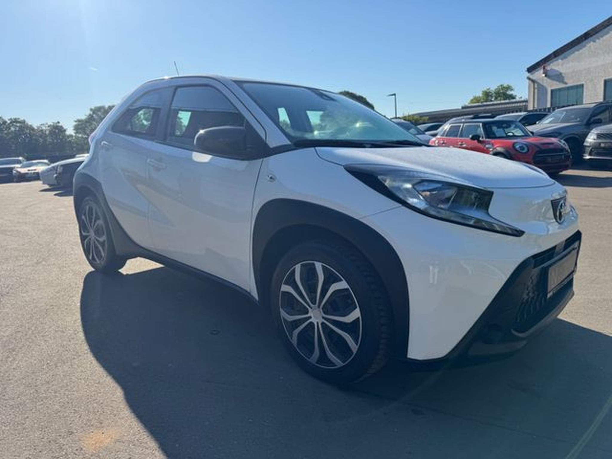 Toyota Aygo AYGO X PLAY *NAVI*8-FACH*KAMERA*5-TÜRER* (2023) - Photo 4