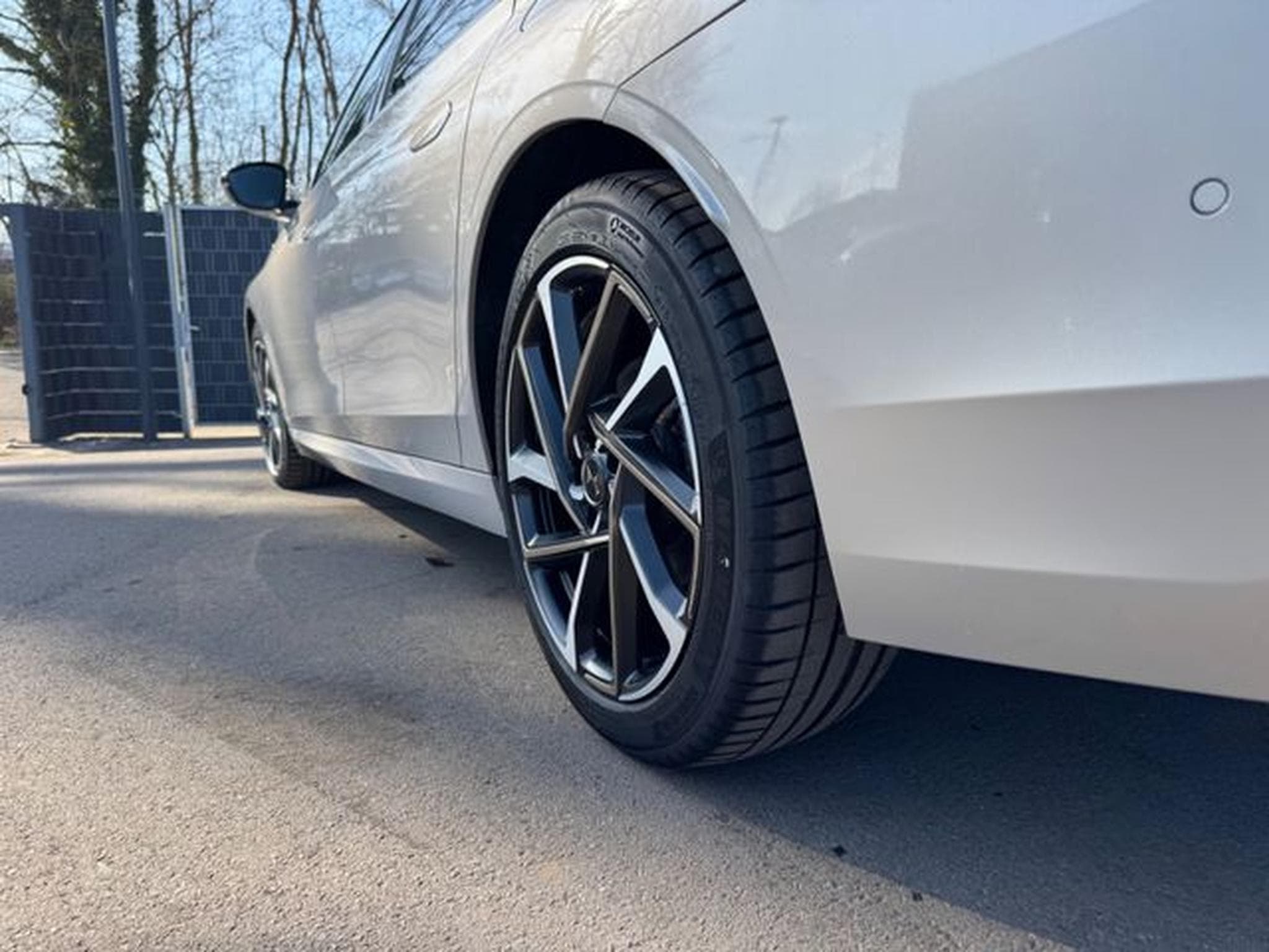 DS Automobiles DS9 DS9 E-TENSE 250 kW RIVOLI +*LED*NAVI*PANORAMA*1 (2024) - Photo 10